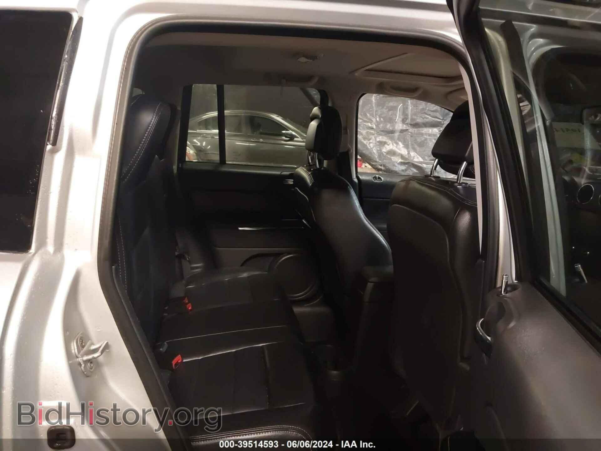 2011 JEEP COMPASS - VIN: 1J4NF5FB8BD275938 - Photo 8