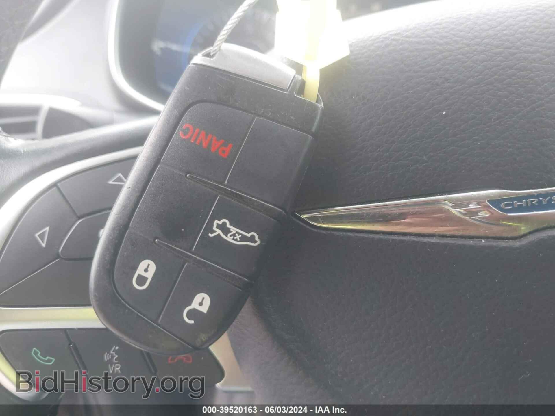2016 CHRYSLER 200 - VIN: 1C3CCCFB2GN196300 - Фото 11