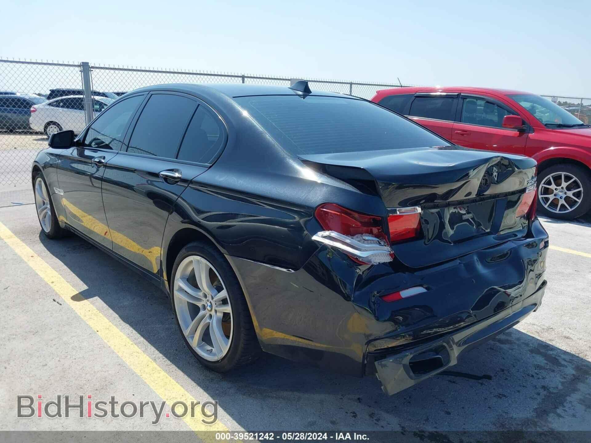 2012 BMW 750I - VIN: WBAKA8C56CDS99810 - Фото 3