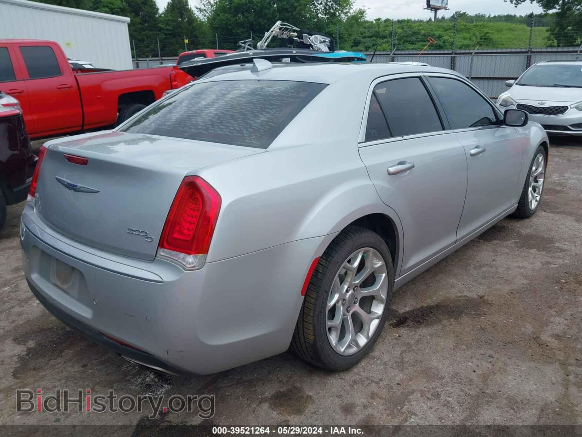 2019 CHRYSLER 300 - VIN: 2C3CCAPT1KH624063 - Фото 4