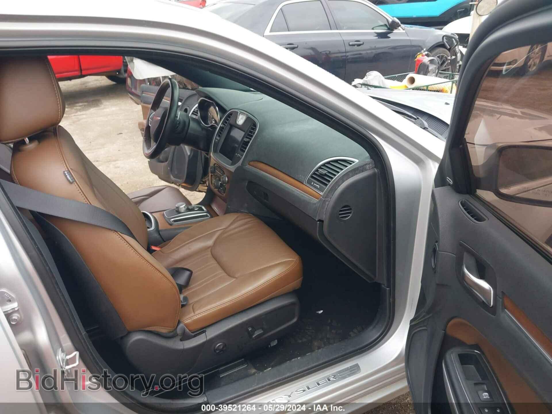 2019 CHRYSLER 300 - VIN: 2C3CCAPT1KH624063 - Фото 5