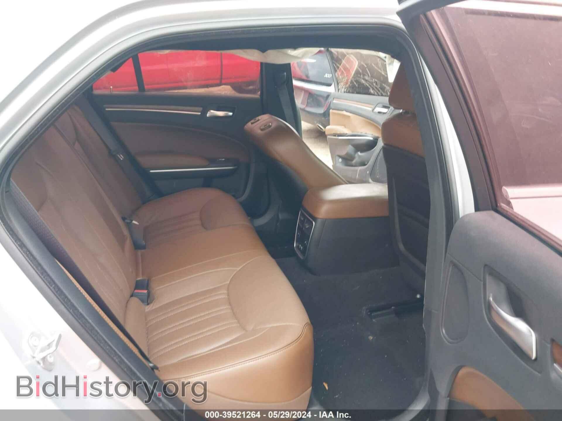 2019 CHRYSLER 300 - VIN: 2C3CCAPT1KH624063 - Фото 8