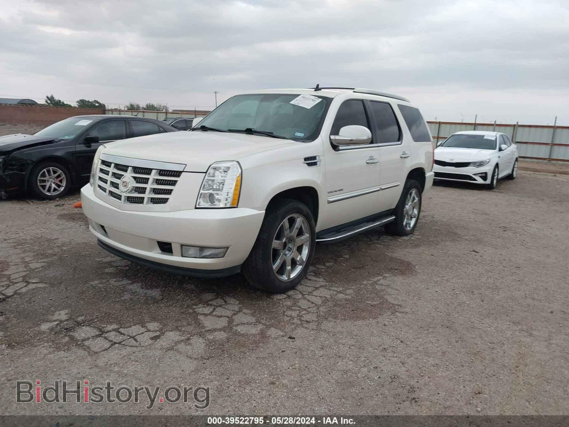 2013 CADILLAC ESCALADE - VIN: 1GYS3BEF2DR282940 - Фото 2