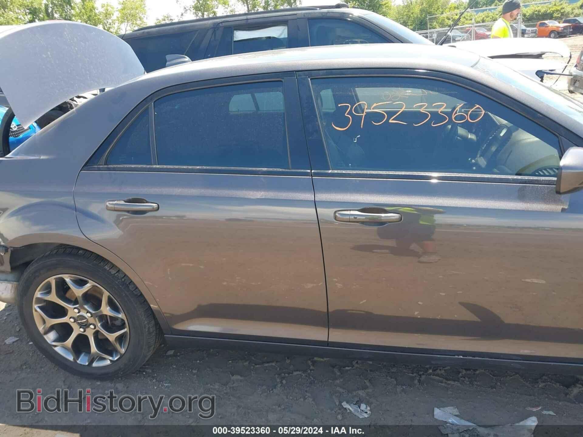 2016 CHRYSLER 300 - VIN: 2C3CCAGG6GH244582 - Фото 14