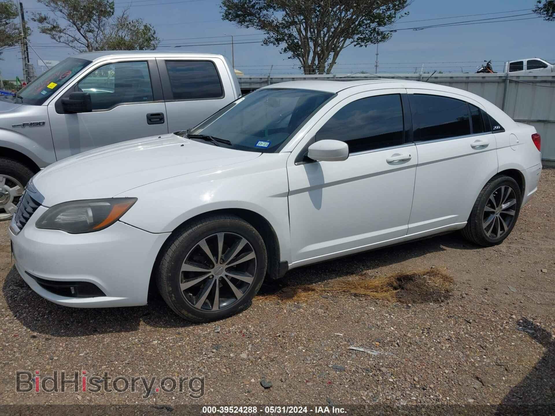 2013 CHRYSLER 200 - VIN: 1C3CCBBB7DN706779 - Фото 2
