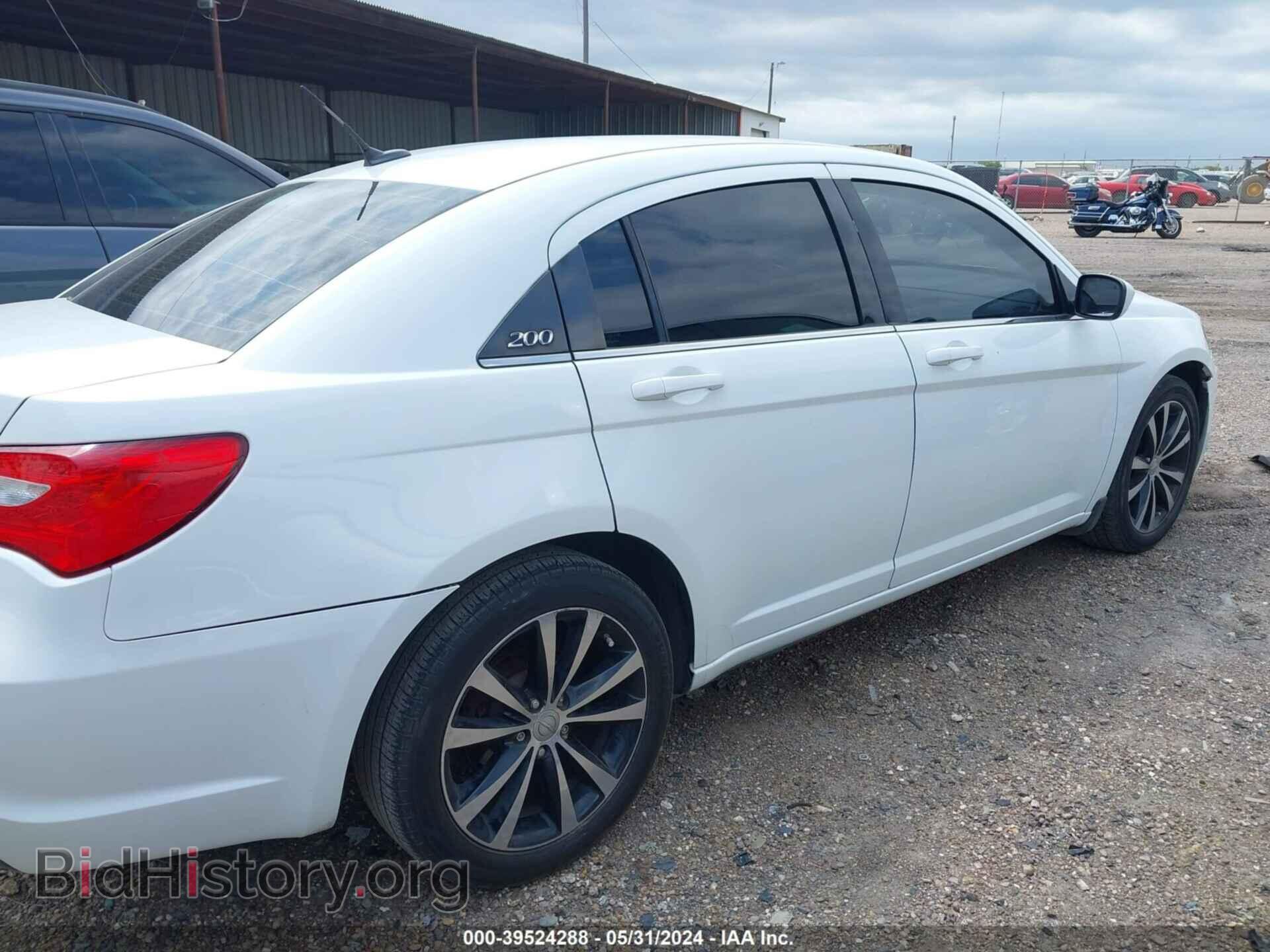 2013 CHRYSLER 200 - VIN: 1C3CCBBB7DN706779 - Фото 4