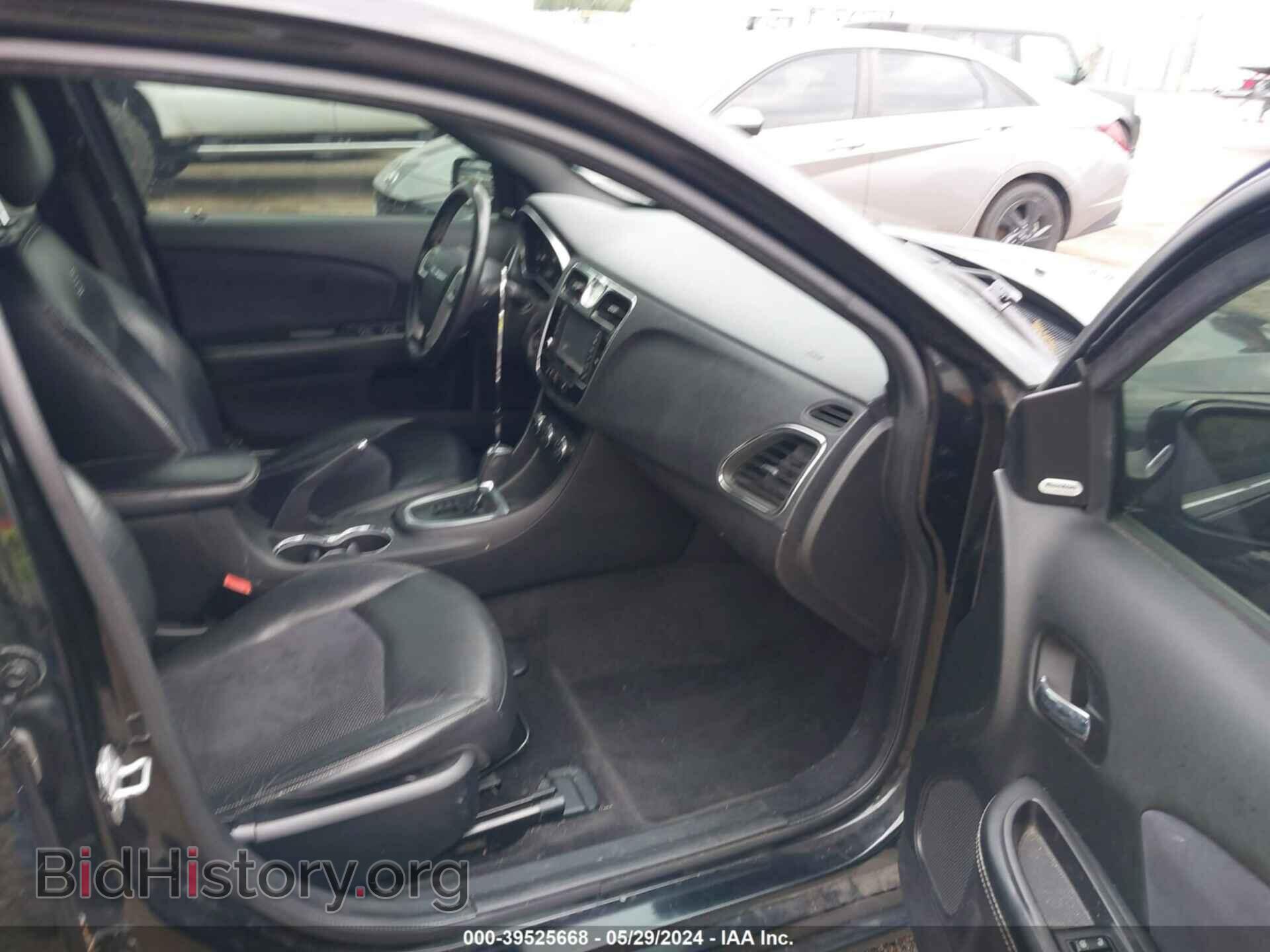 2011 CHRYSLER 200 - VIN: 1C3BC8FG2BN601391 - Фото 5