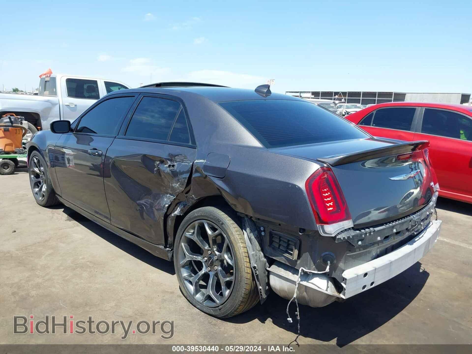 2017 CHRYSLER 300 - VIN: 2C3CCABG0HH553781 - Фото 3