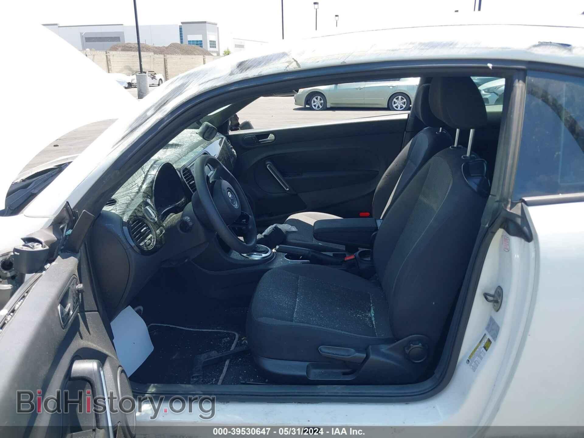 2013 VOLKSWAGEN BEETLE - VIN: 3VWFP7AT1DM645196 - Фото 5