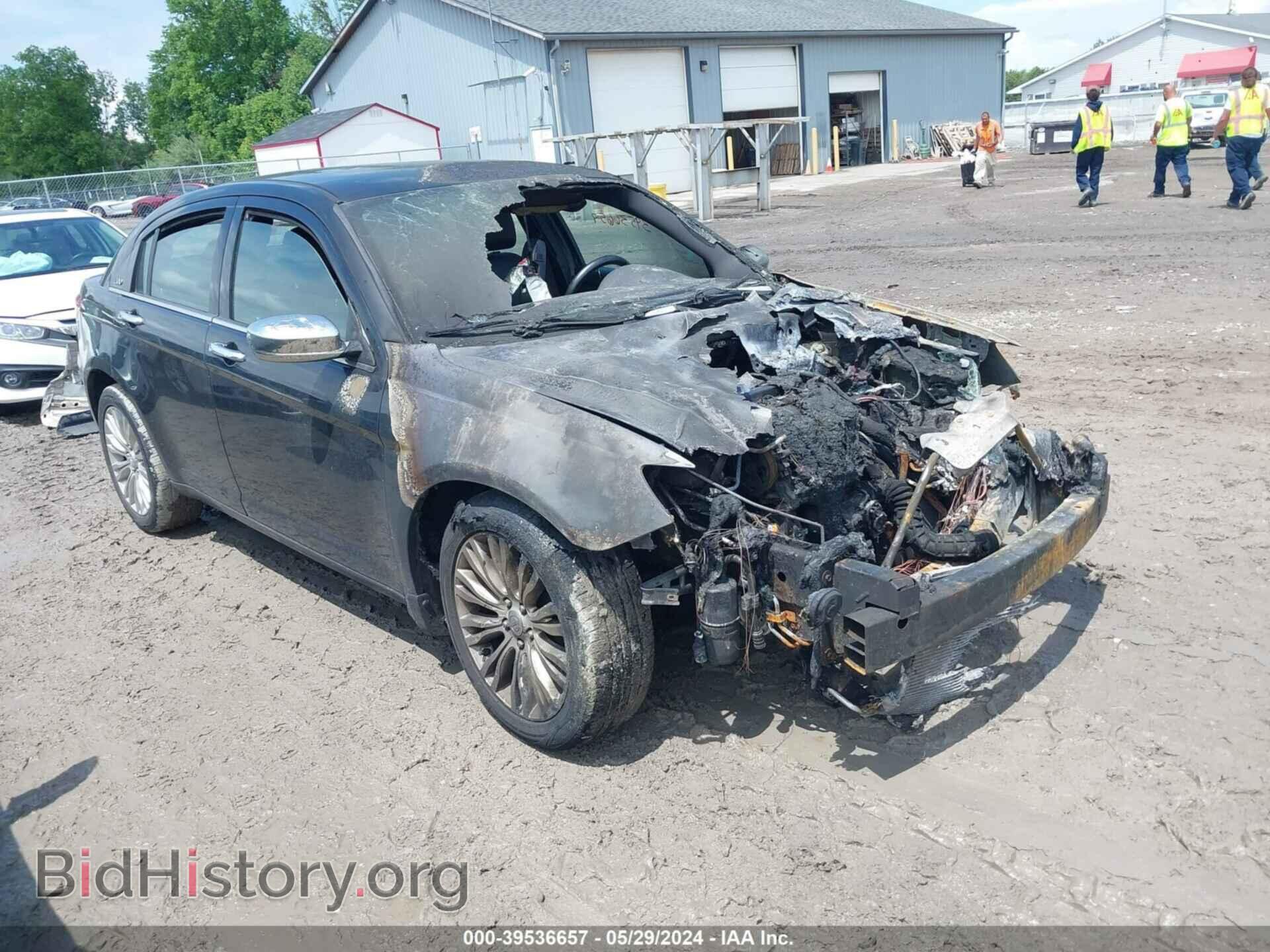 Photo 1C3BC2FB5BN596995 - CHRYSLER 200 2011