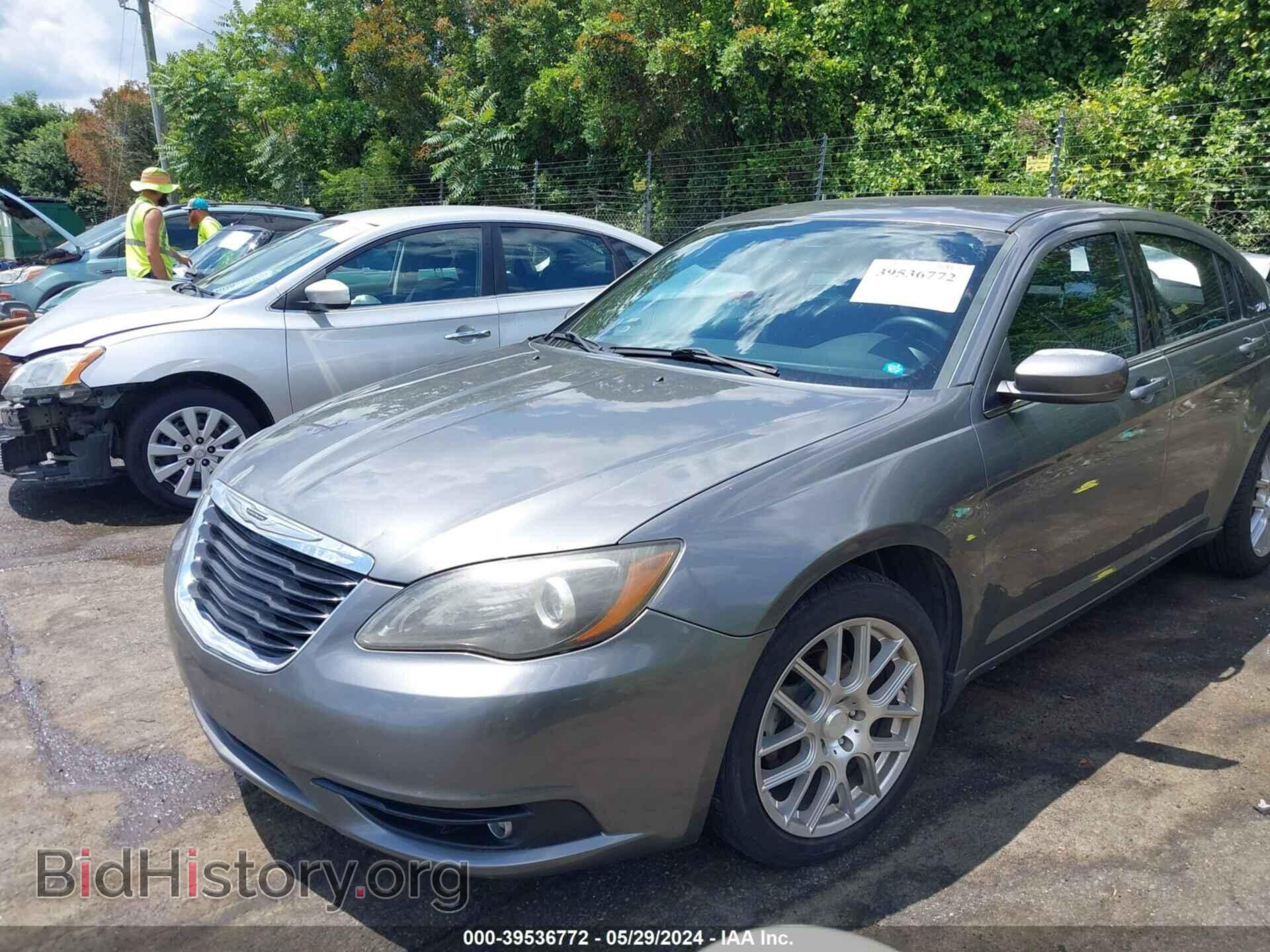 2013 CHRYSLER 200 - VIN: 1C3CCBBG7DN737459 - Фото 2