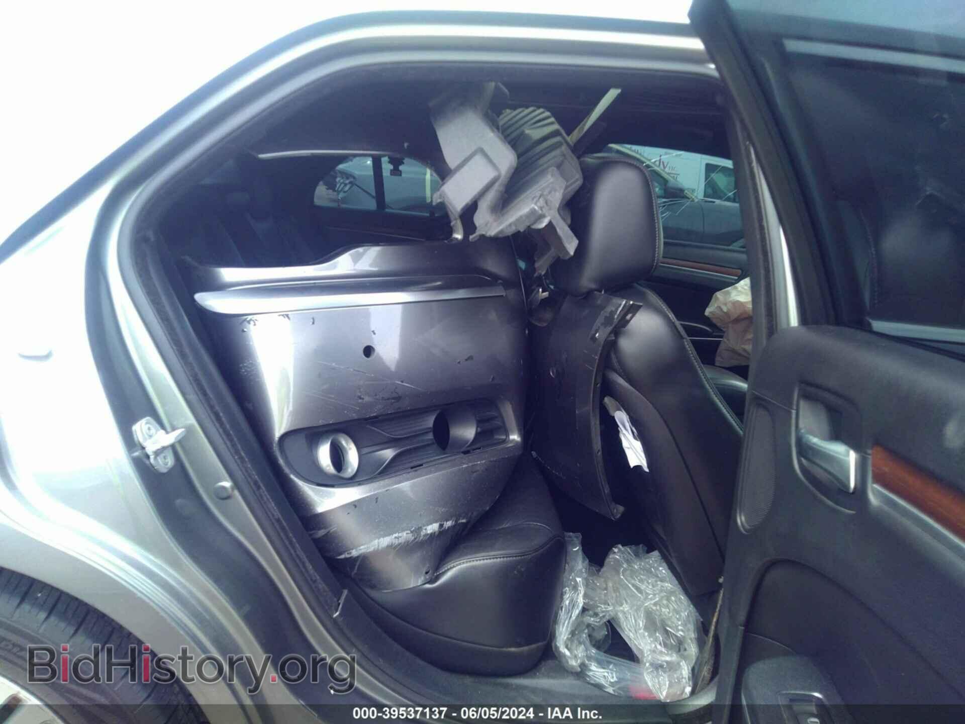2012 CHRYSLER 300C - VIN: 2C3CCAST6CH275183 - Фото 8