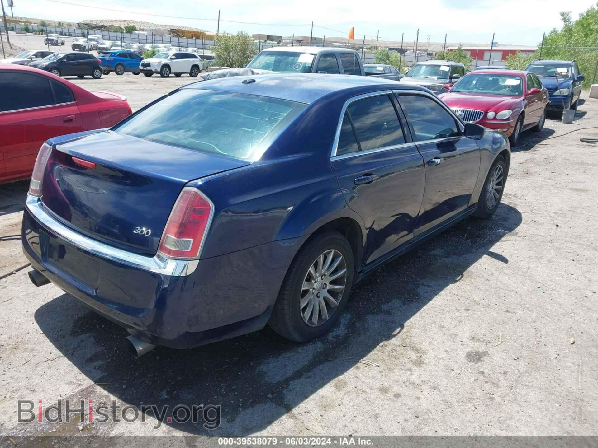 2014 CHRYSLER 300 - VIN: 2C3CCAAG2EH260185 - Фото 4