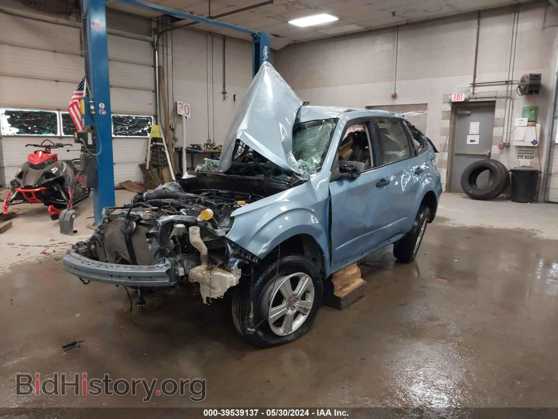 2011 SUBARU FORESTER - VIN: JF2SHABC4BH777317 - Фото 2