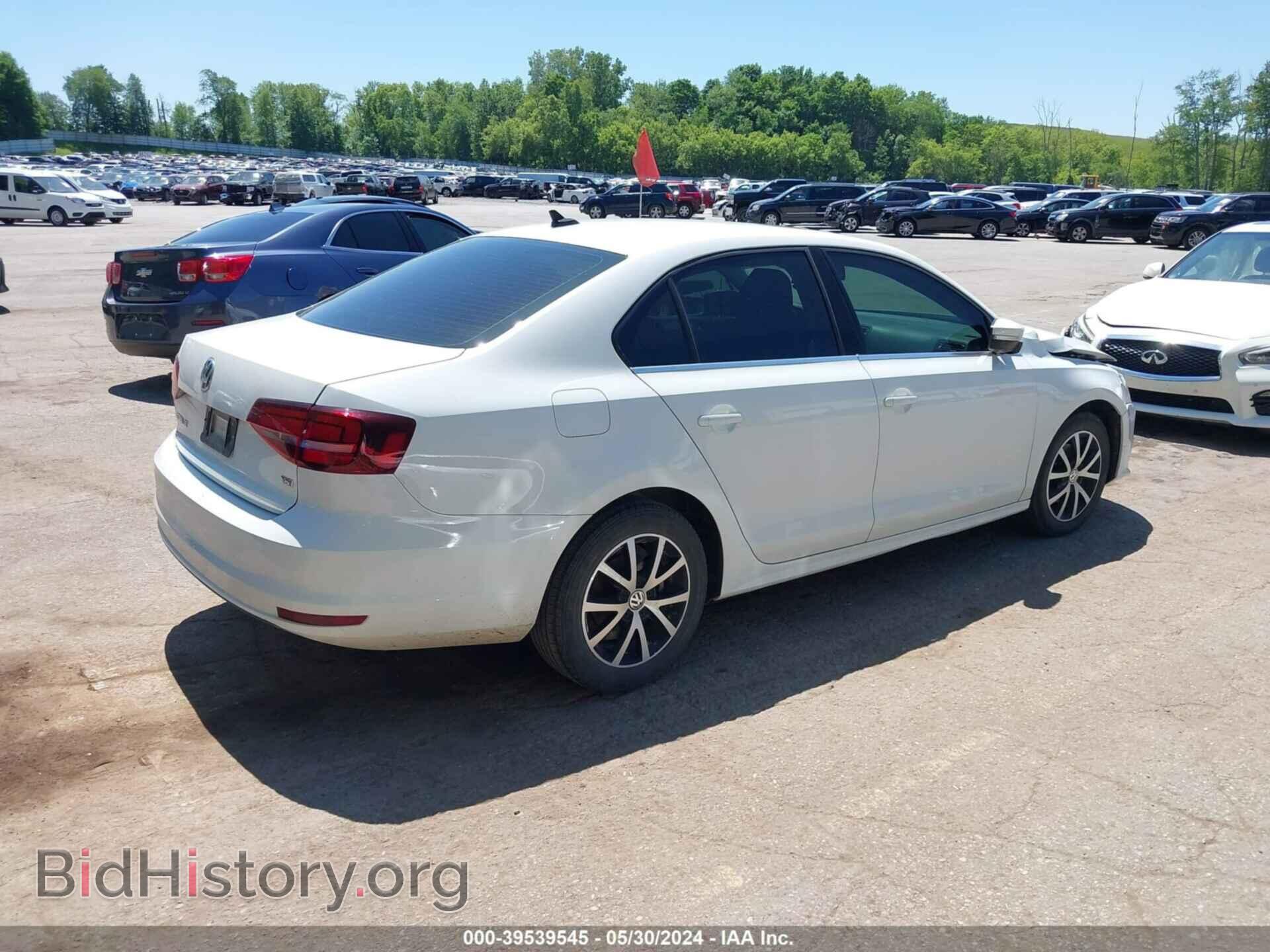 2017 VOLKSWAGEN JETTA - VIN: 3VWDB7AJ6HM340013 - Фото 4