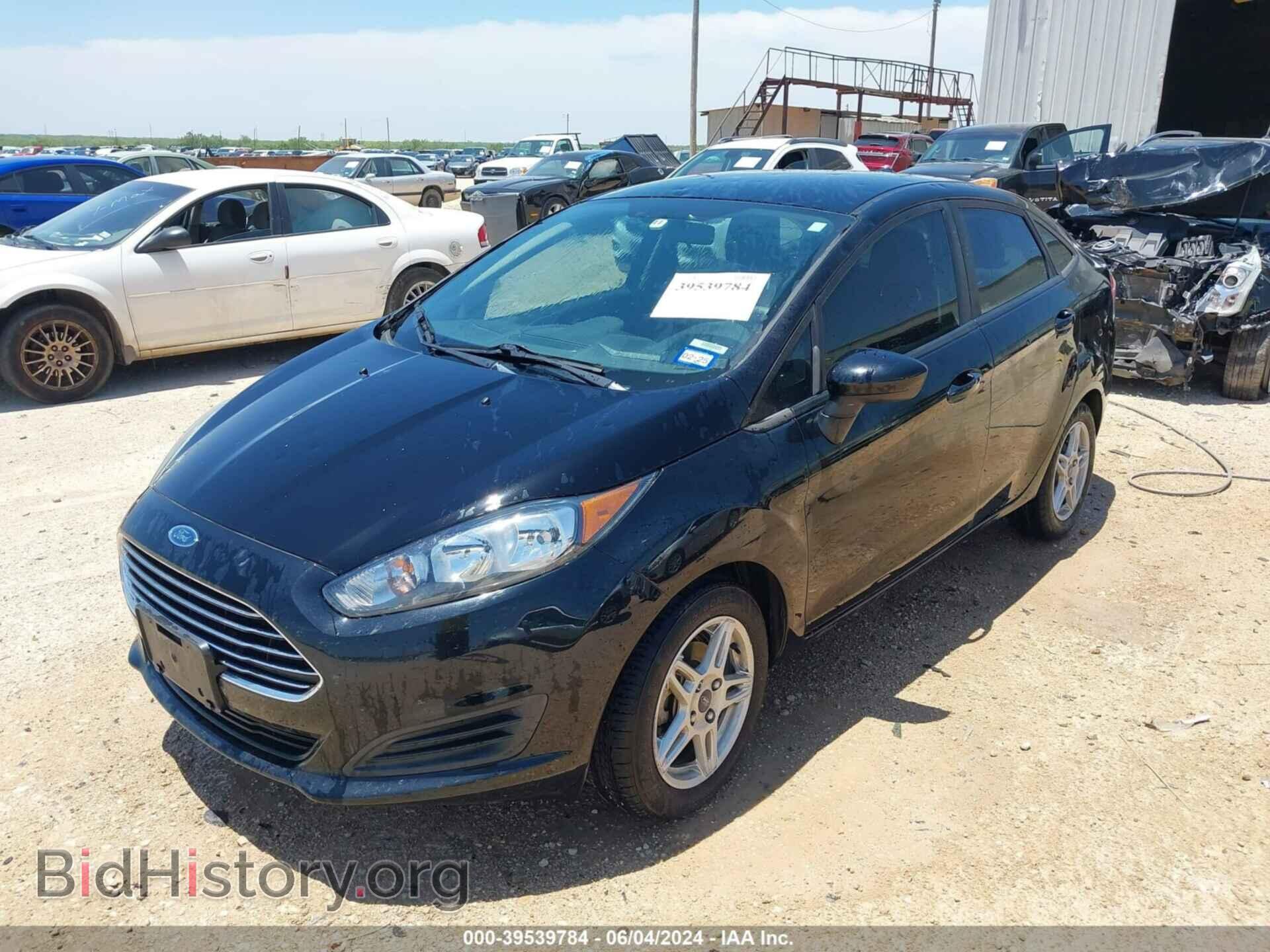2018 FORD FIESTA - VIN: 3FADP4BJ1JM117049 - Фото 2