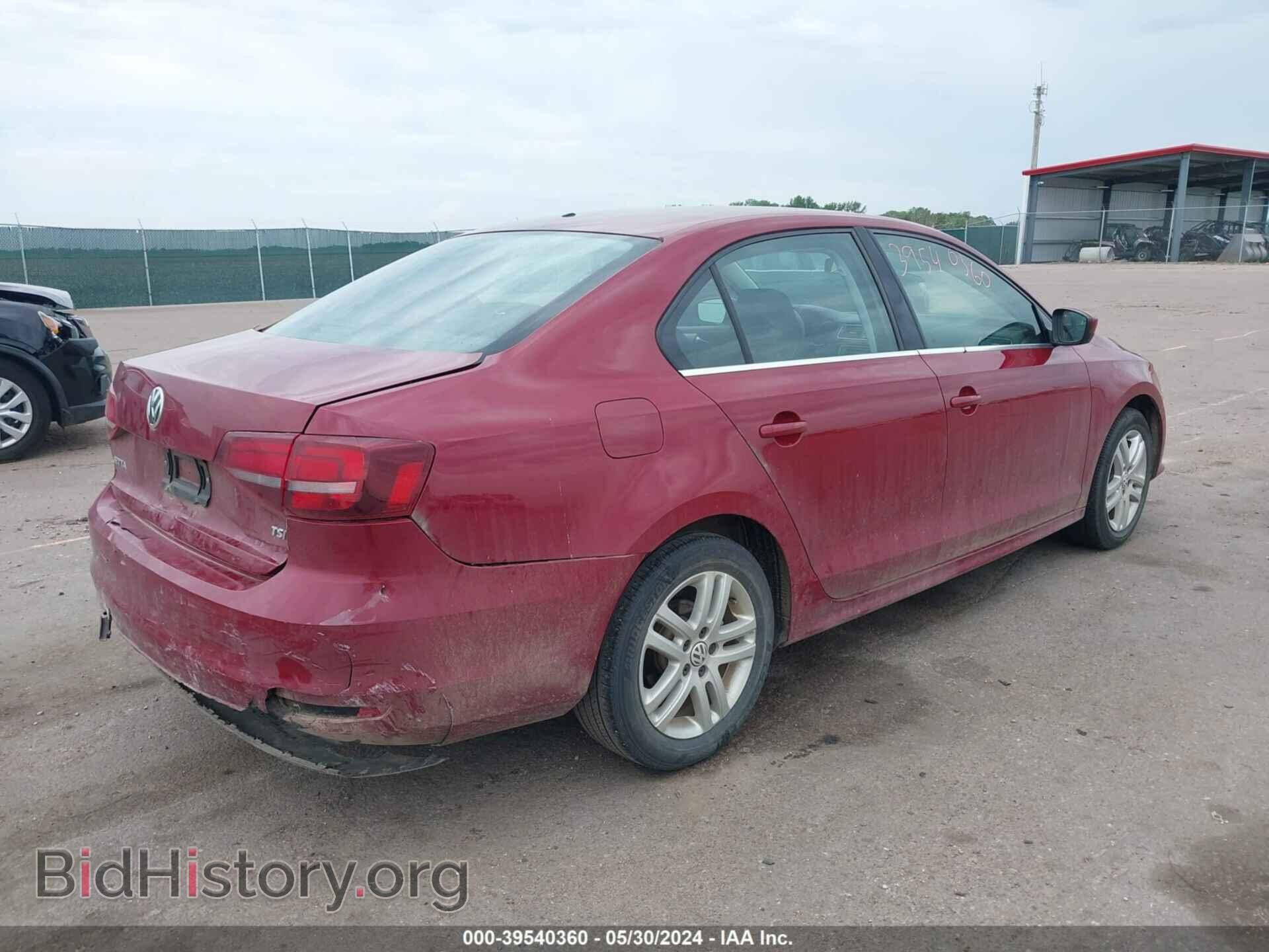 2017 VOLKSWAGEN JETTA - VIN: 3VW2B7AJXHM264061 - Фото 4