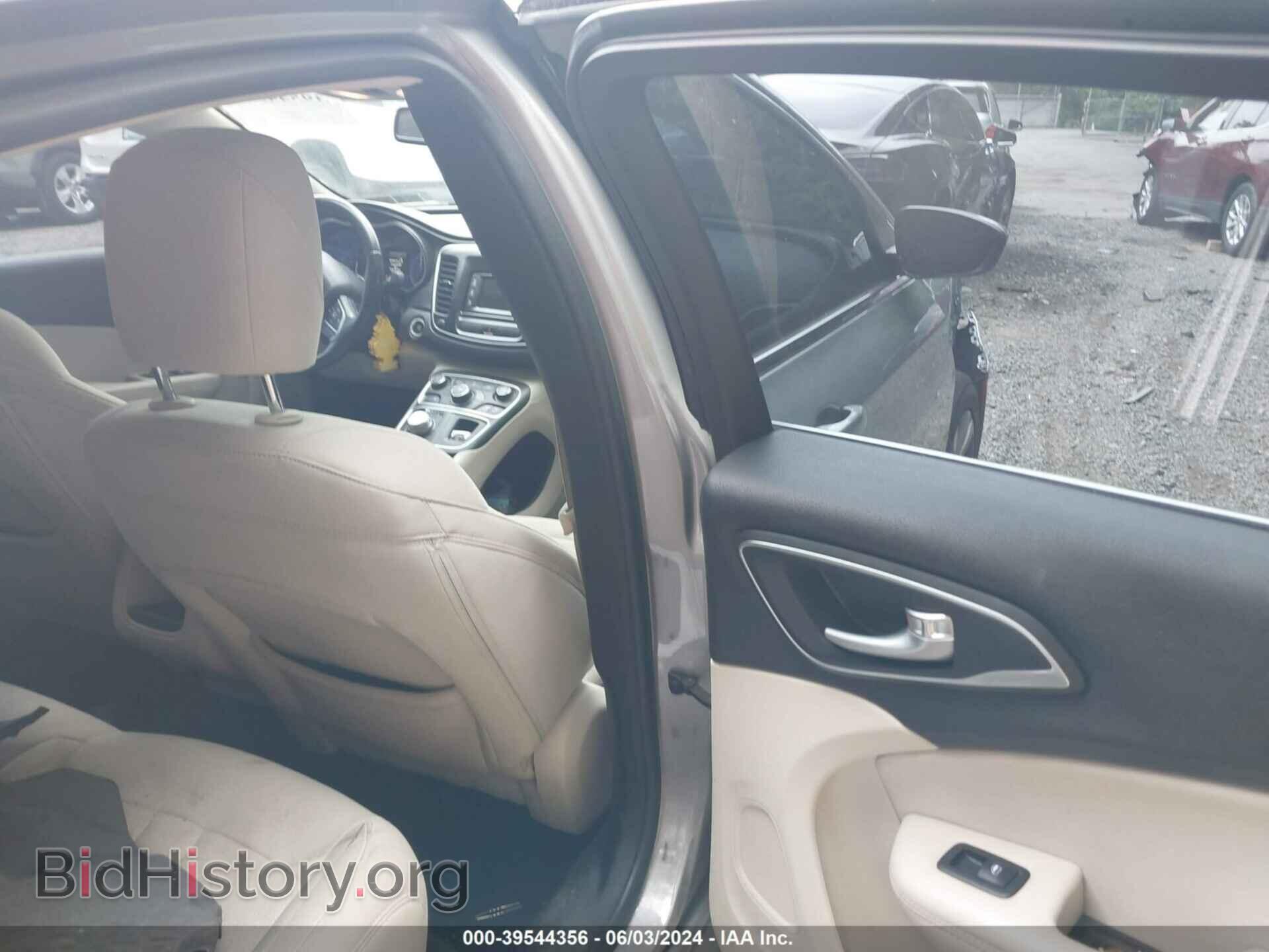 2015 CHRYSLER 200 - VIN: 1C3CCCAB2FN644931 - Фото 8