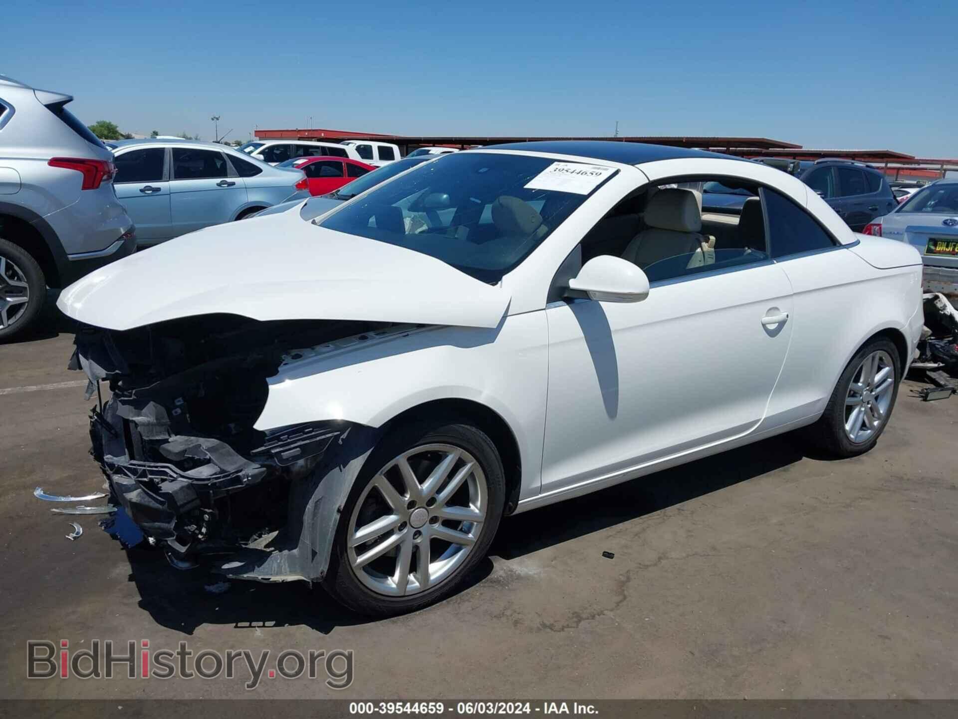 2008 VOLKSWAGEN EOS - VIN: WVWFA71F48V043631 - Фото 2