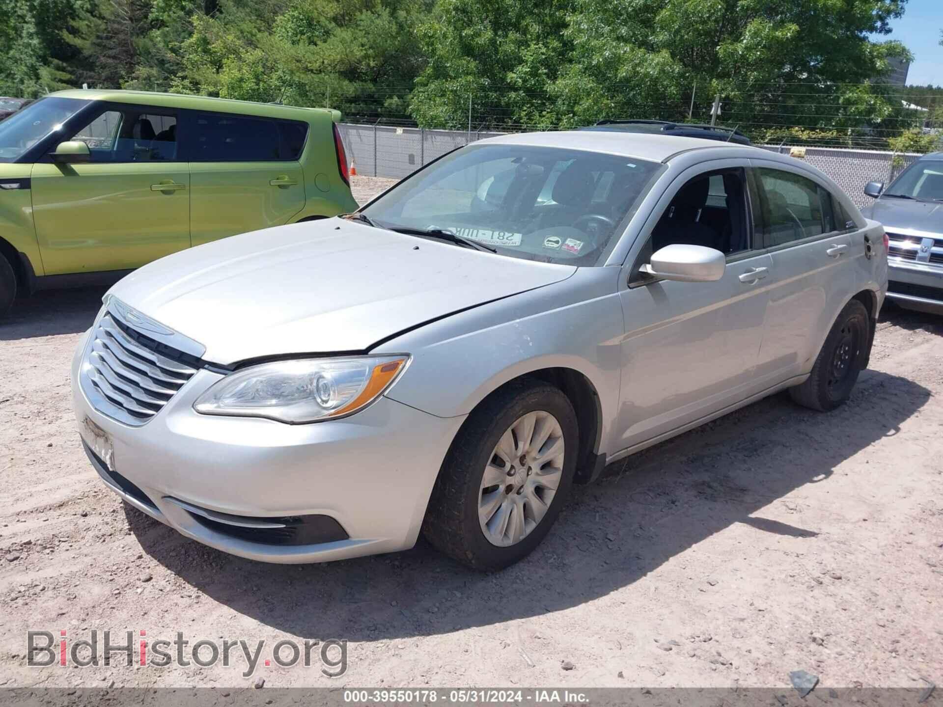 2012 CHRYSLER 200 - VIN: 1C3CCBAB3CN282596 - Фото 2