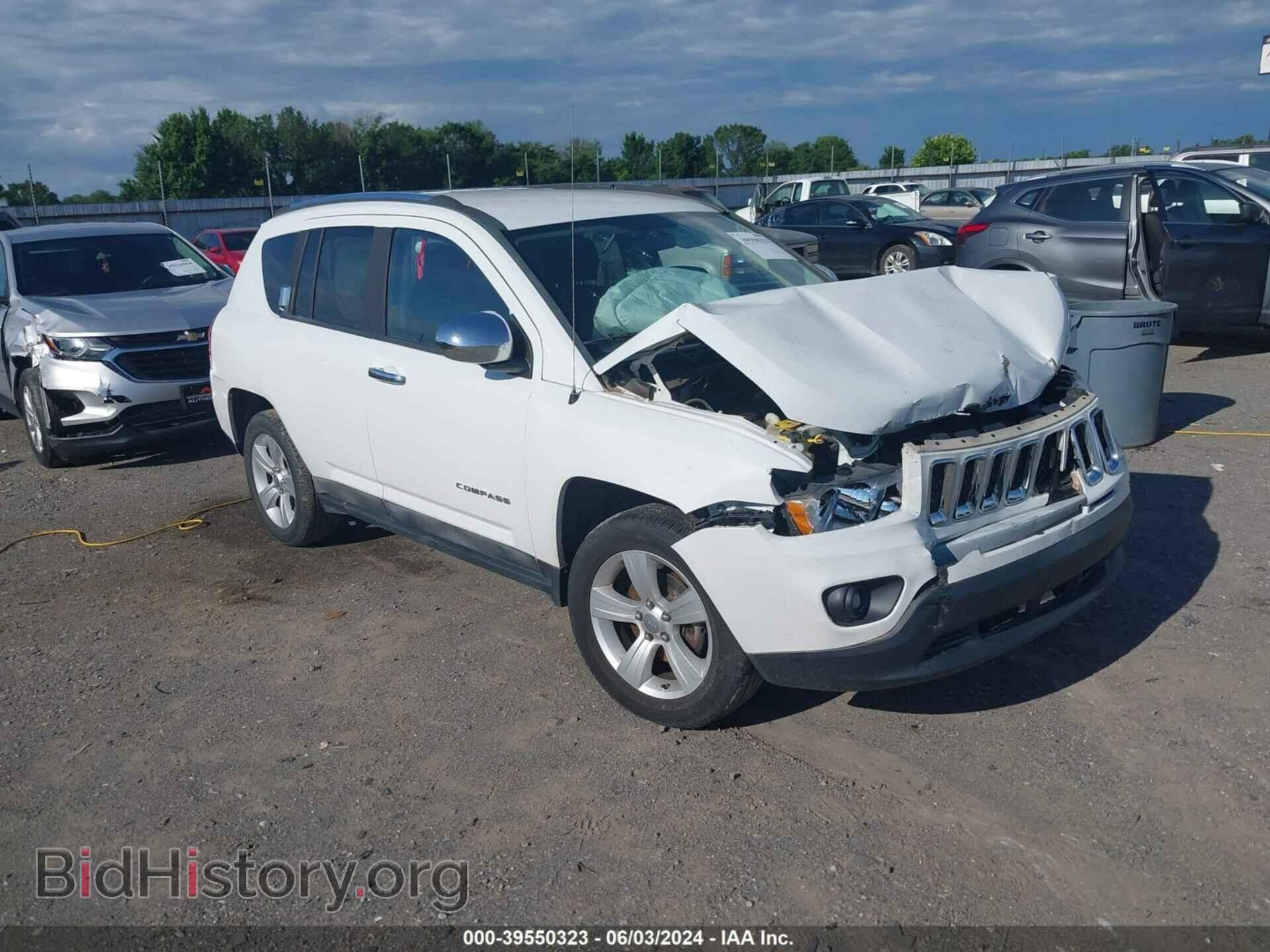 Photo 1J4NT1FAXBD138170 - JEEP COMPASS 2011