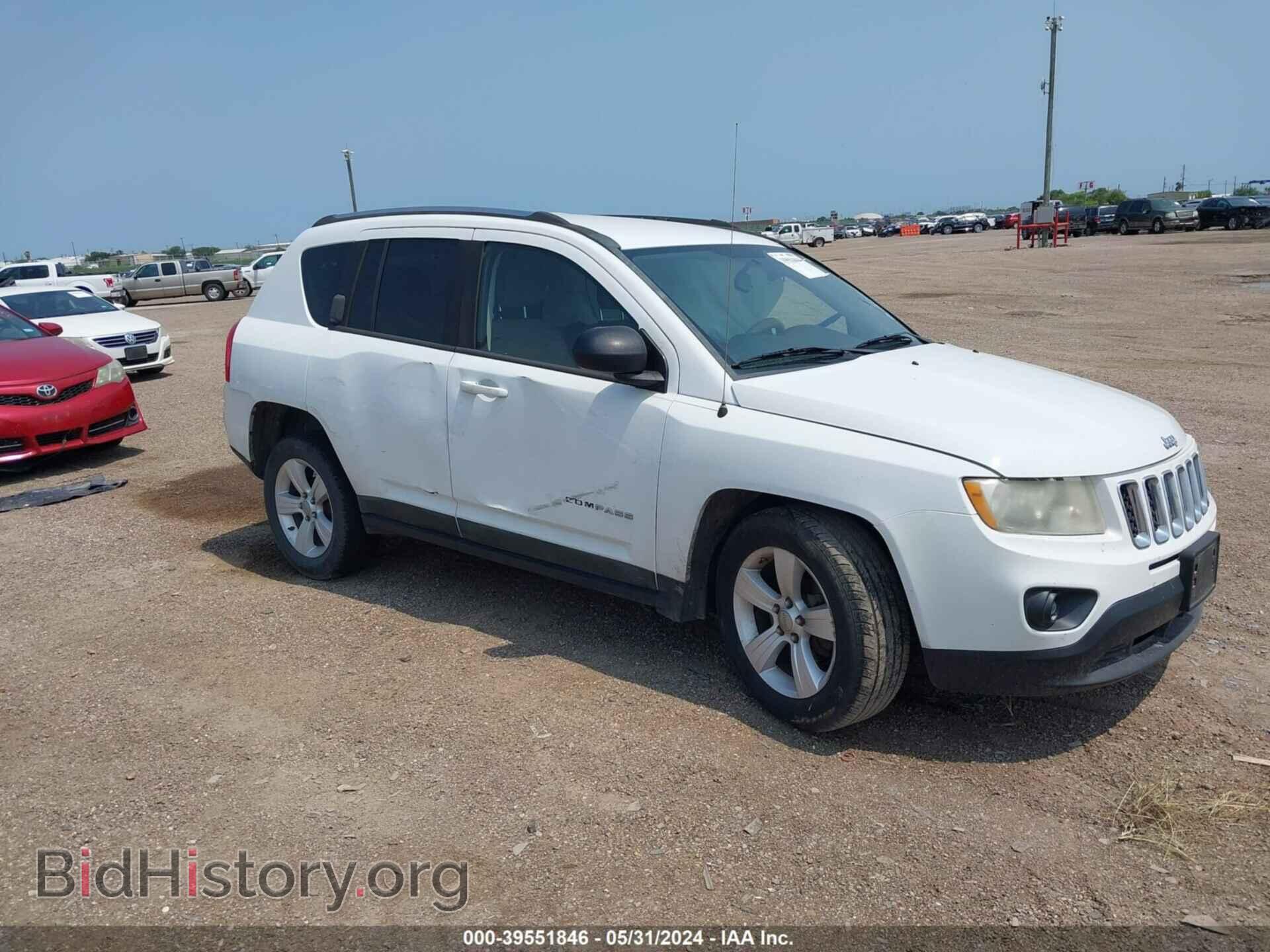 Photo 1J4NT1FBXBD224717 - JEEP COMPASS 2011