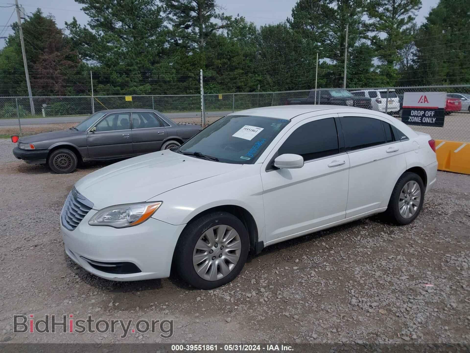 2014 CHRYSLER 200 - VIN: 1C3CCBAB1EN211724 - Фото 2