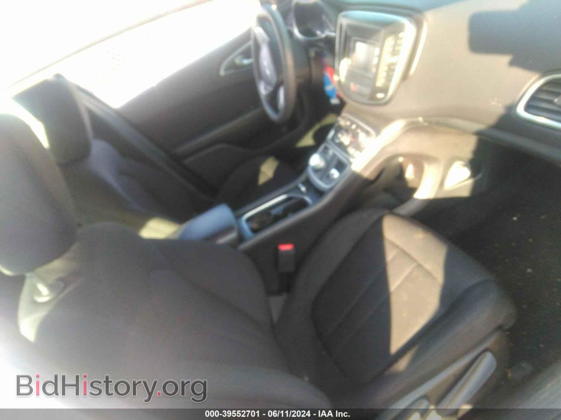 2017 CHRYSLER 200 - VIN: 1C3CCCAB3HN512344 - Фото 5