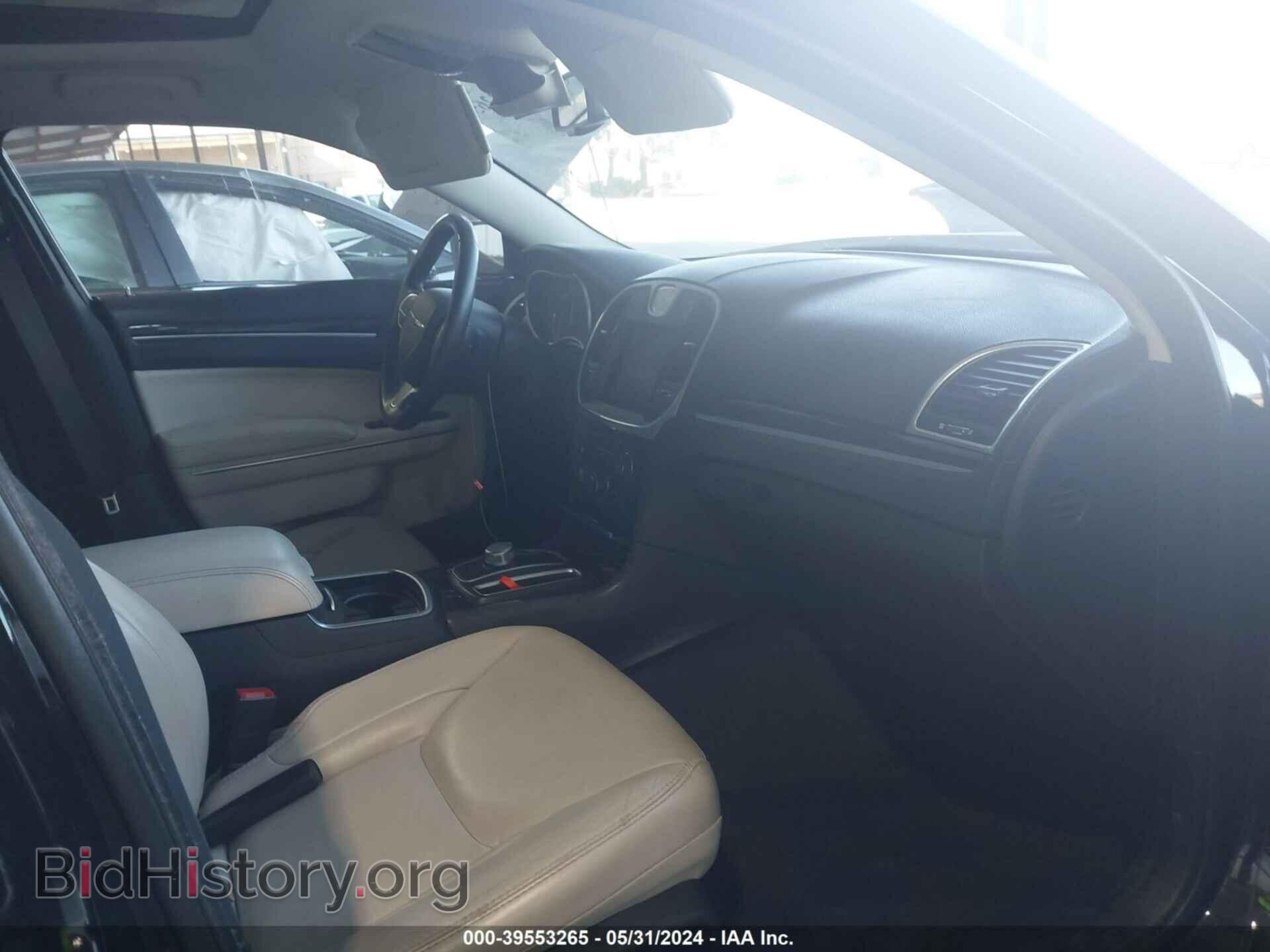 2017 CHRYSLER 300 - VIN: 2C3CCAAG1HH662106 - Фото 5