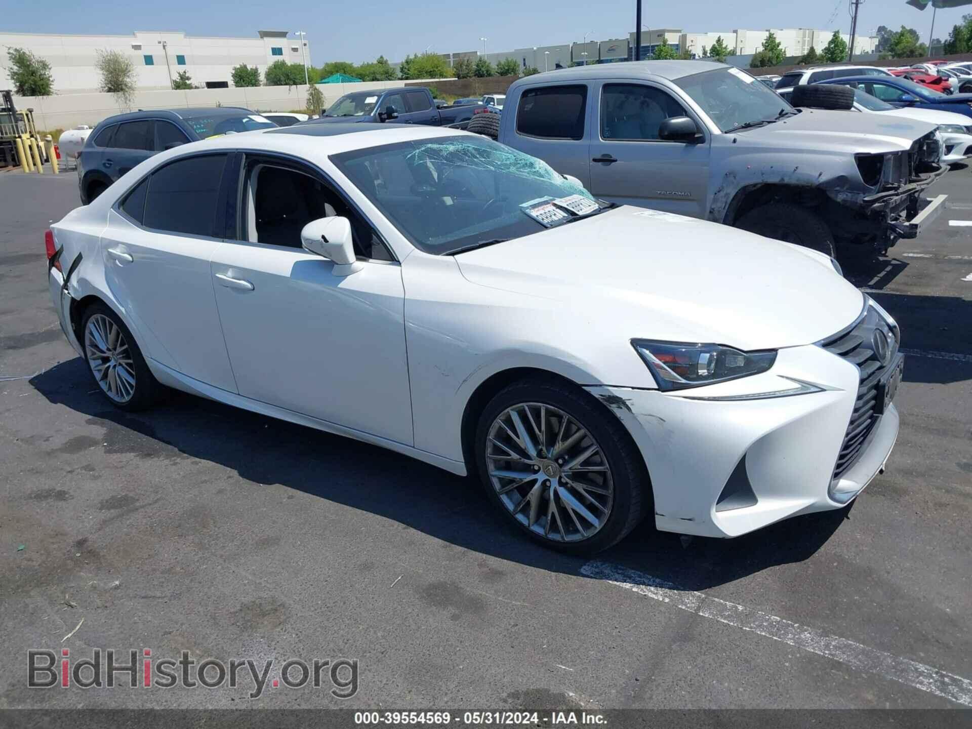 Фотография JTHBA1D25J5066196 - LEXUS IS 300 2018