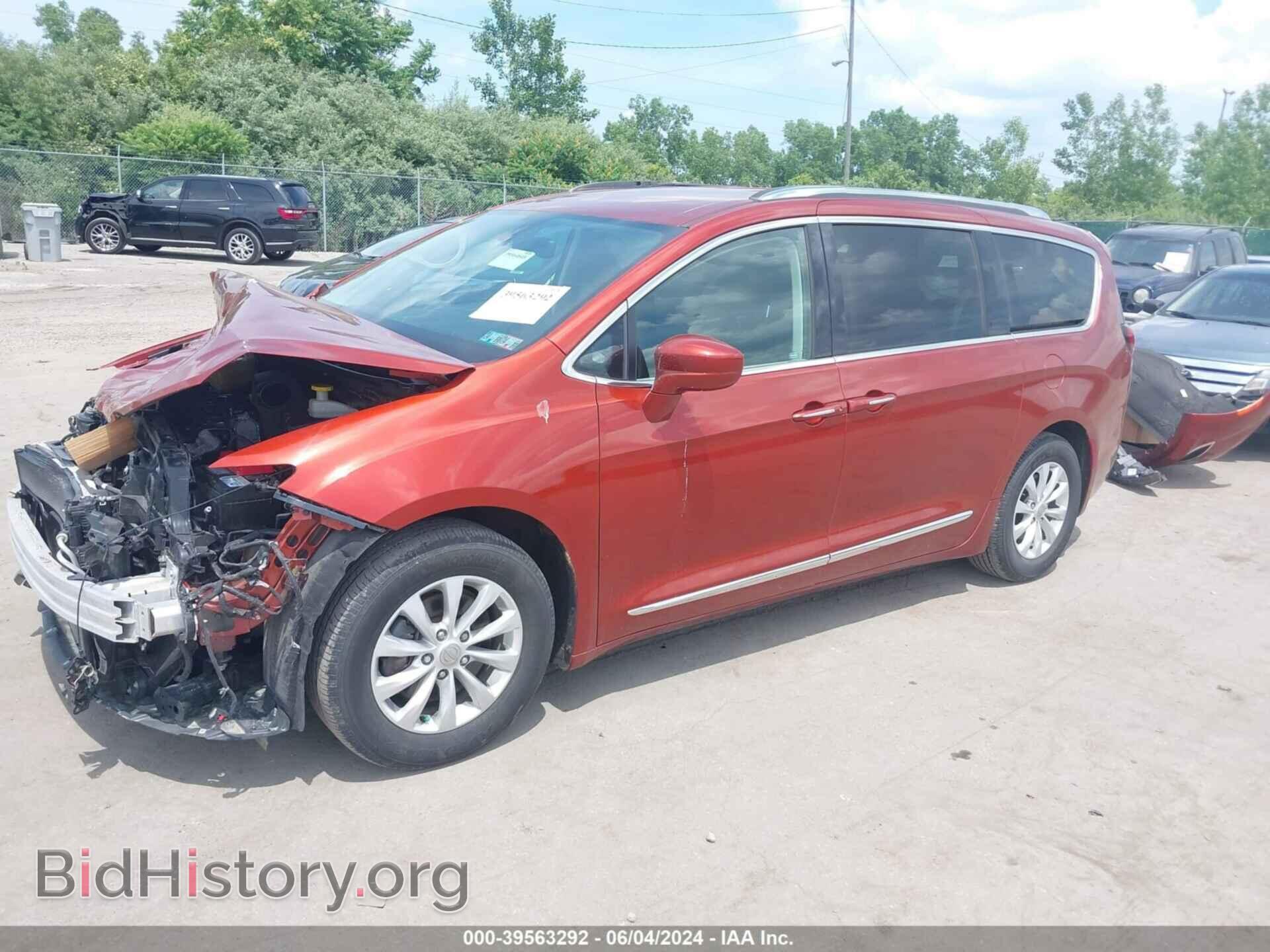 2018 CHRYSLER PACIFICA - VIN: 2C4RC1BG1JR275253 - Photo 2