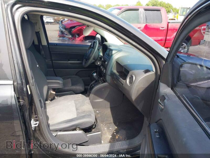 2011 Jeep COMPASS (VIN 1J4NT1FA3BD168918) — photo 5 of 16