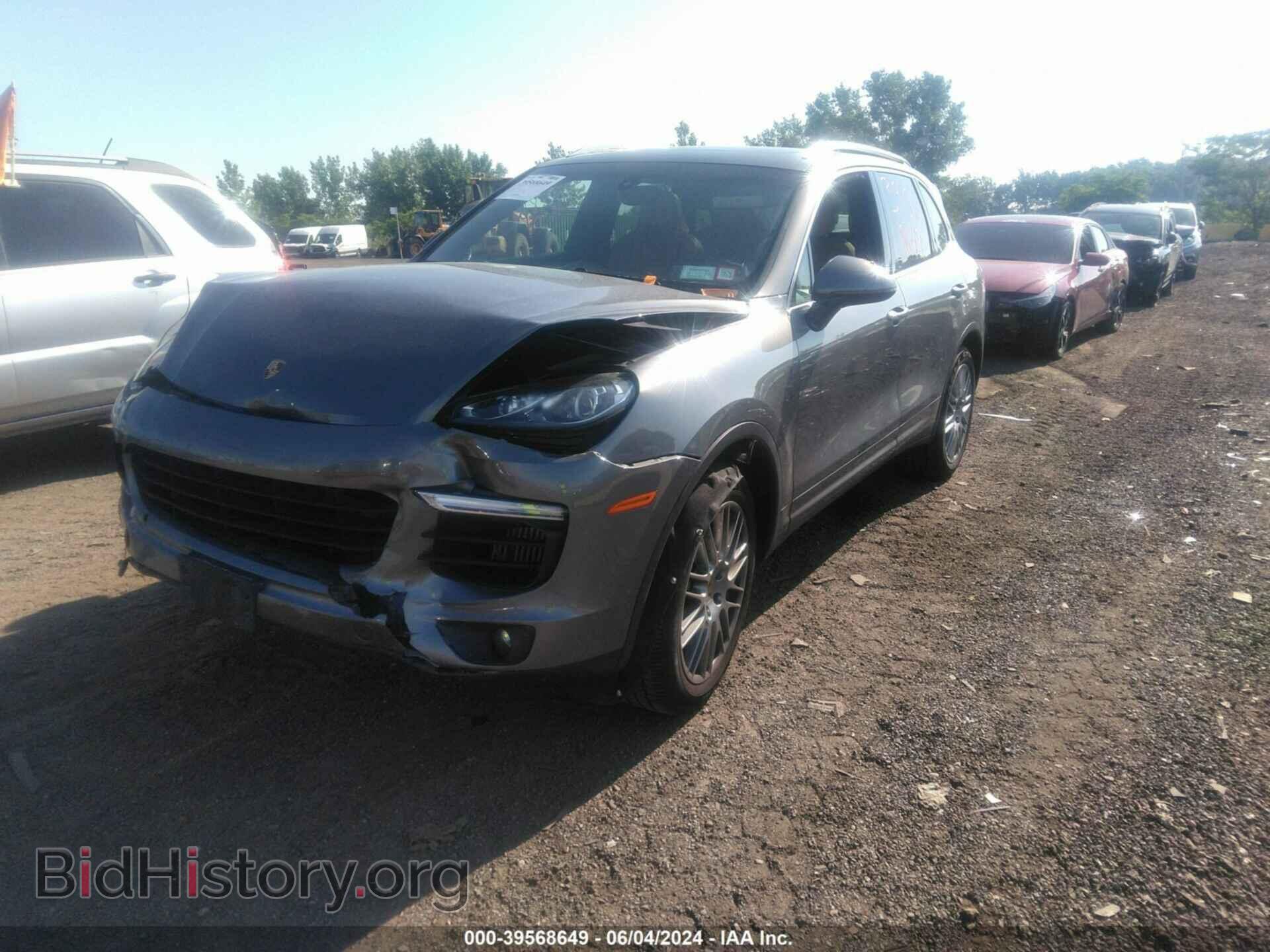 2017 PORSCHE CAYENNE - VIN: WP1AB2A20HLA52411 - Фото 2