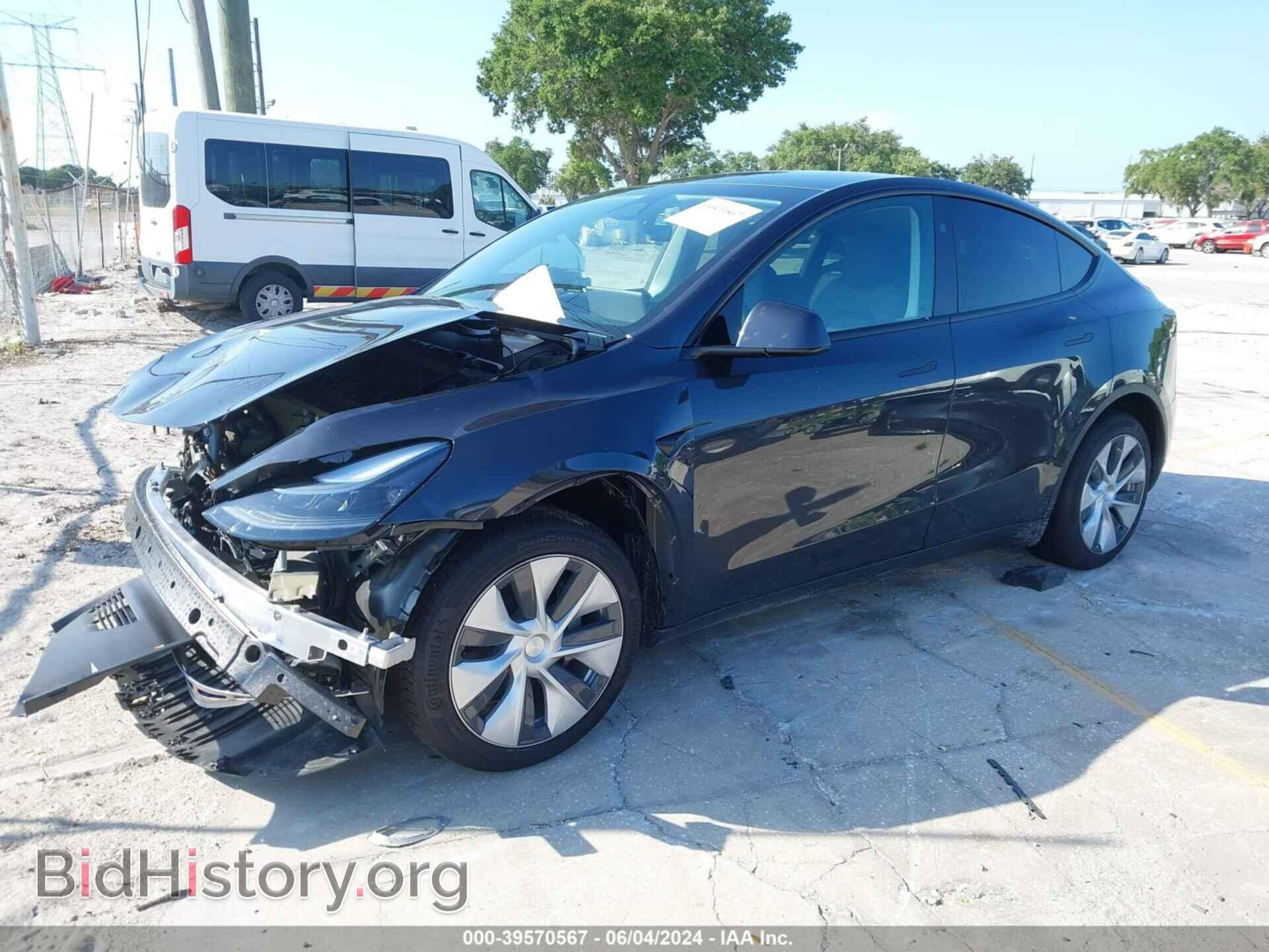 2024 TESLA MODEL Y - VIN: 7SAYGDED7RF038232 - Фото 2