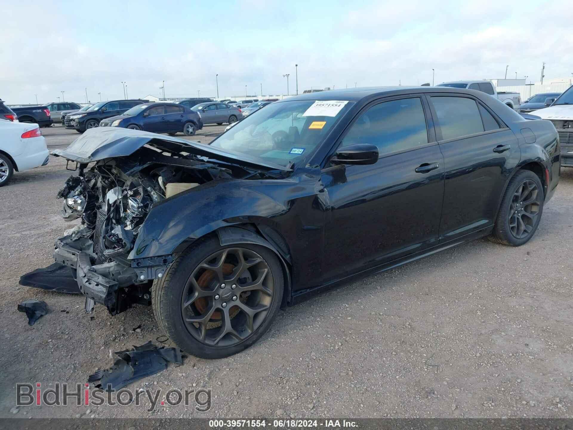 2017 CHRYSLER 300 - VIN: 2C3CCABG2HH603791 - Фото 2