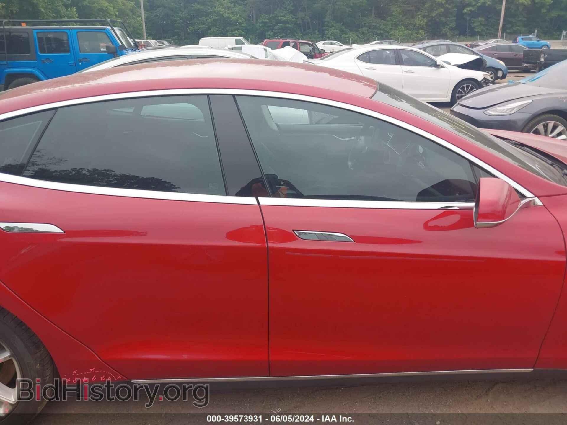 2015 TESLA MODEL S - VIN: 5YJSA1E22FF110077 - Фото 13