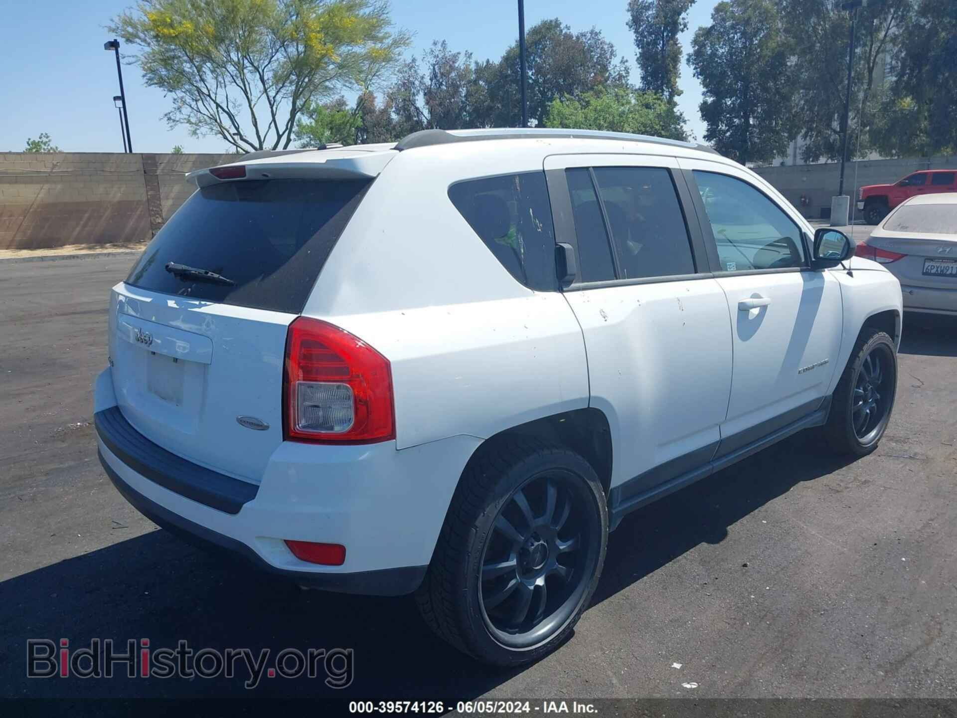 2011 JEEP COMPASS - VIN: 1J4NF1FB2BD250686 - Photo 4
