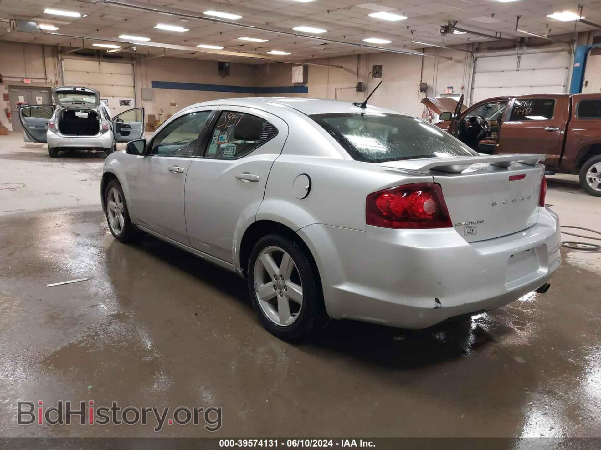 2011 DODGE AVENGER - VIN: 1B3BD1FB7BN602185 - Фото 3