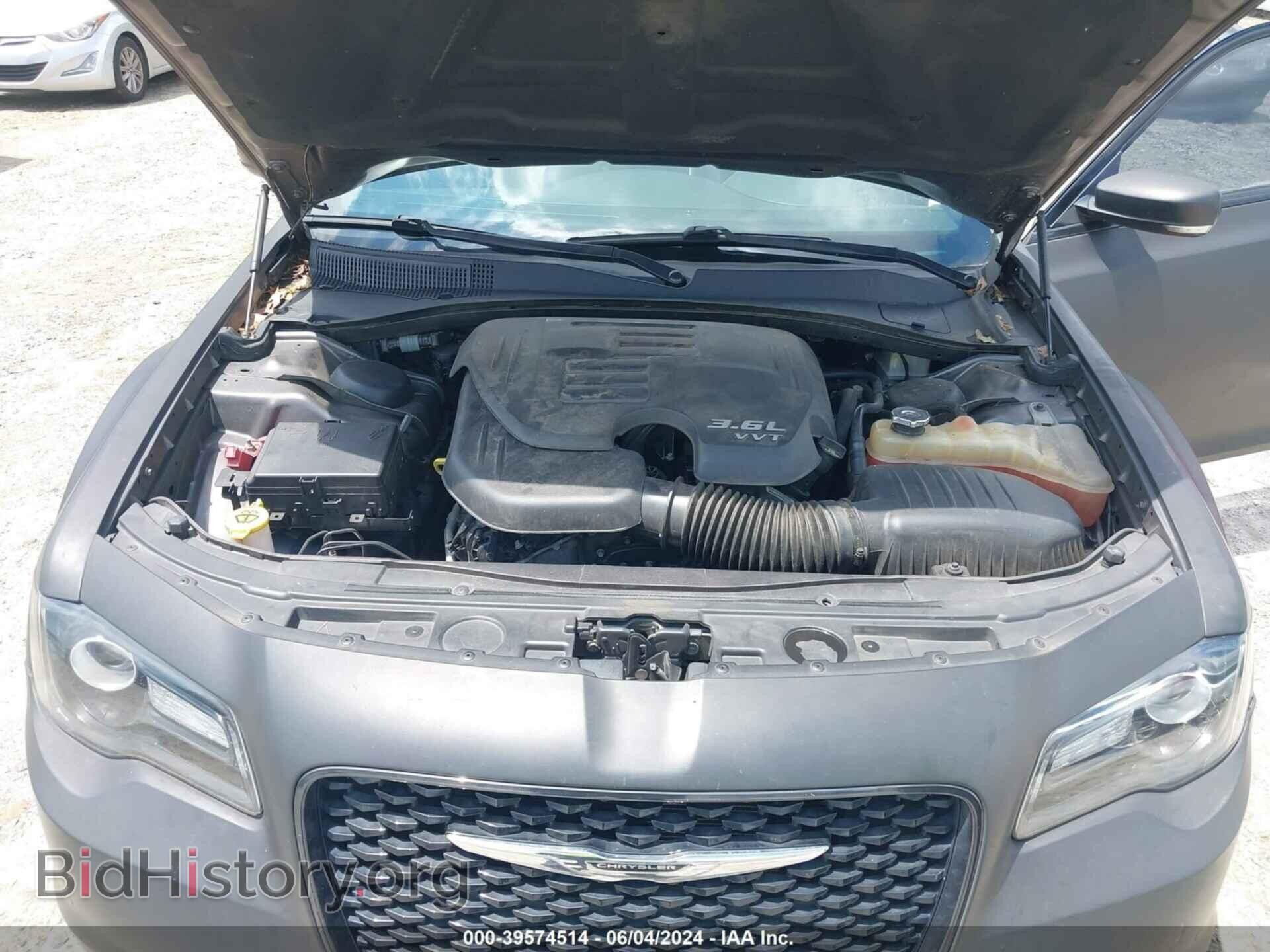 2016 CHRYSLER 300 - VIN: 2C3CCAGG1GH162095 - Photo 10