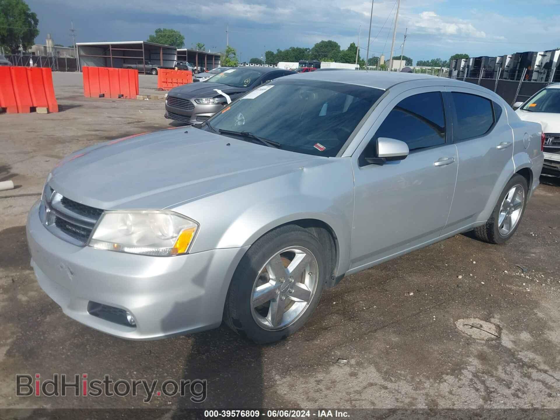 2011 DODGE AVENGER - VIN: 1B3BD2FB2BN587245 - Photo 2