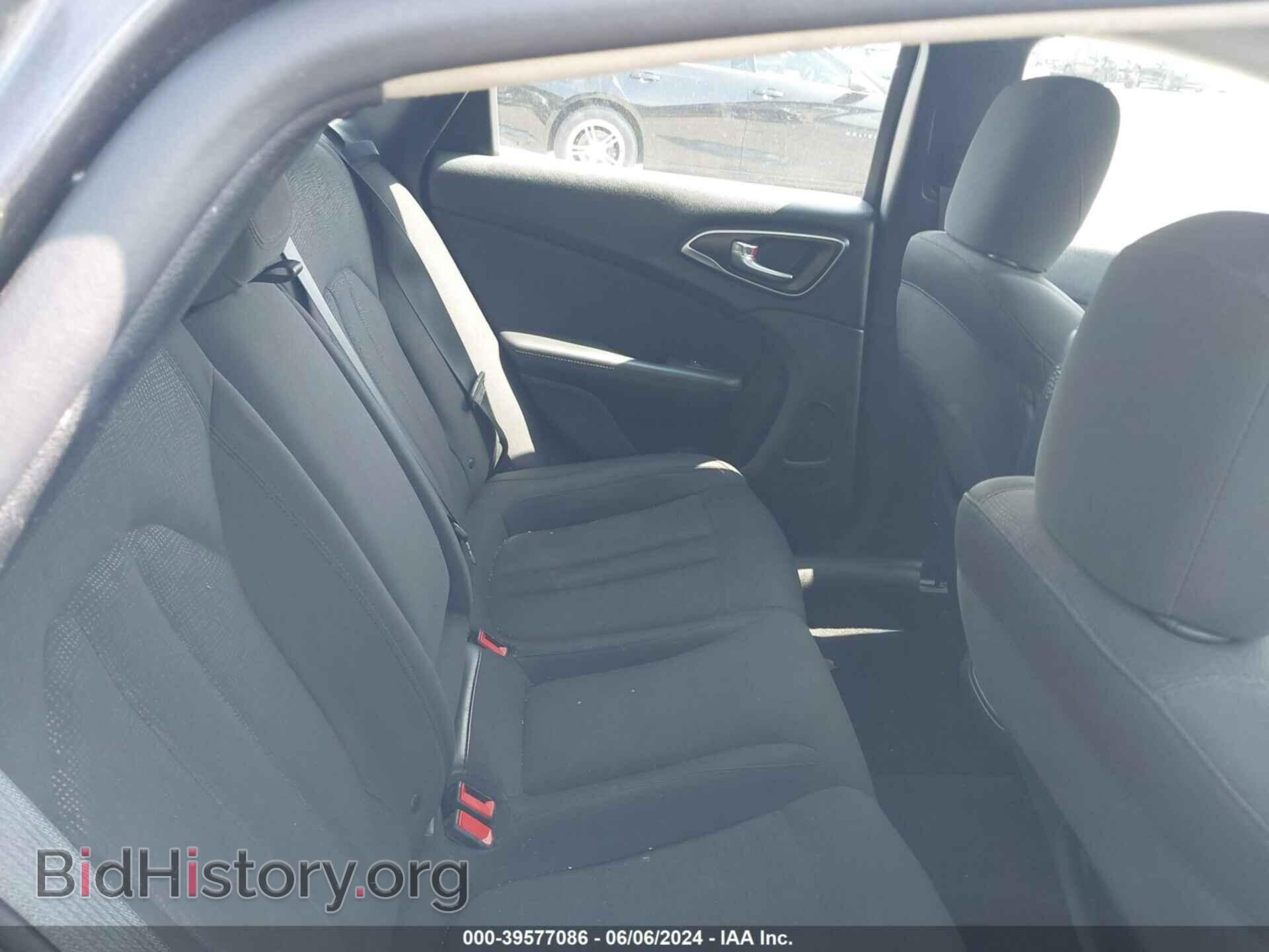 2016 CHRYSLER 200 - VIN: 1C3CCCAB8GN131877 - Фото 8