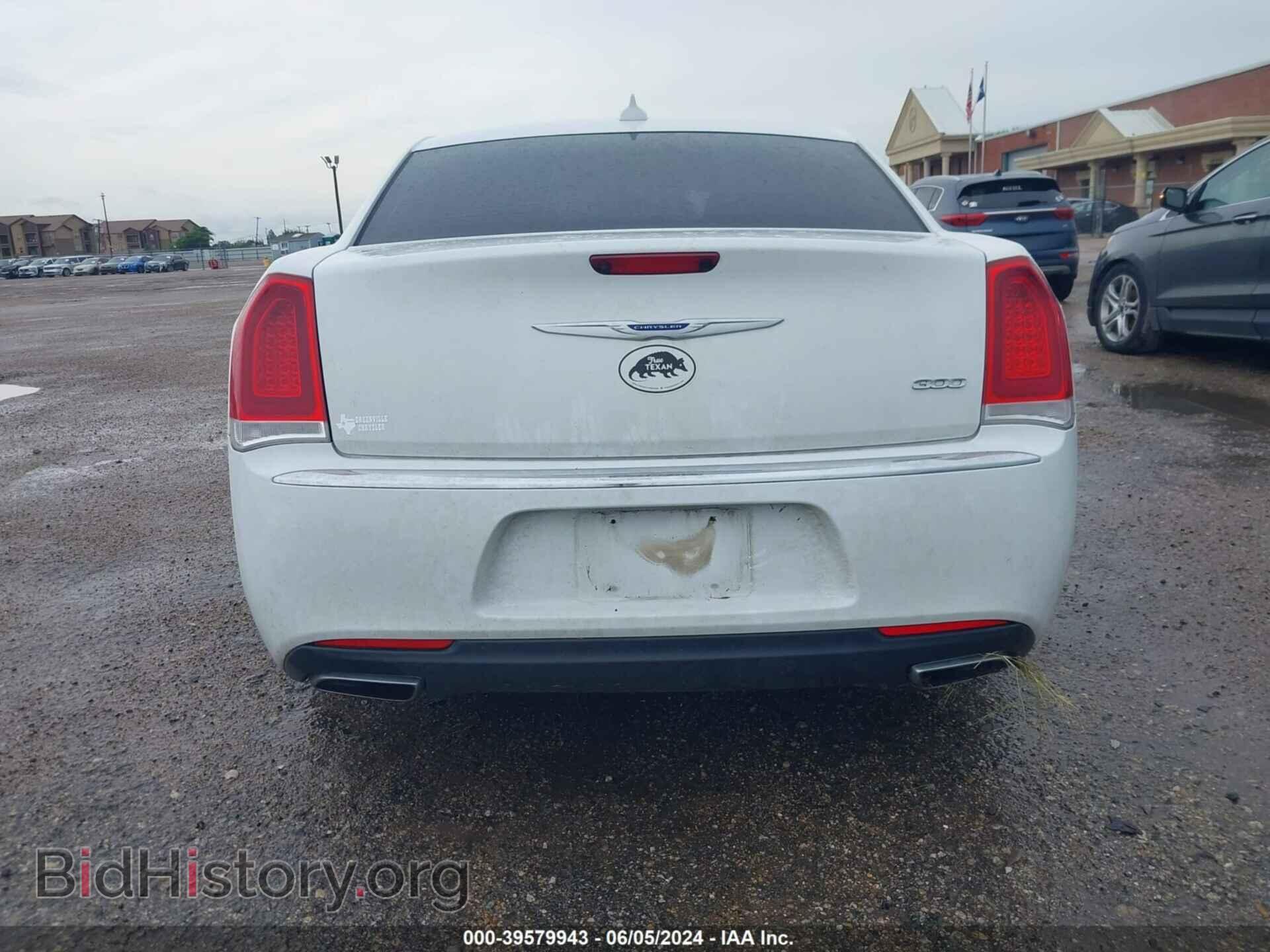 2018 CHRYSLER 300 - VIN: 2C3CCAEG7JH308672 - Фото 16