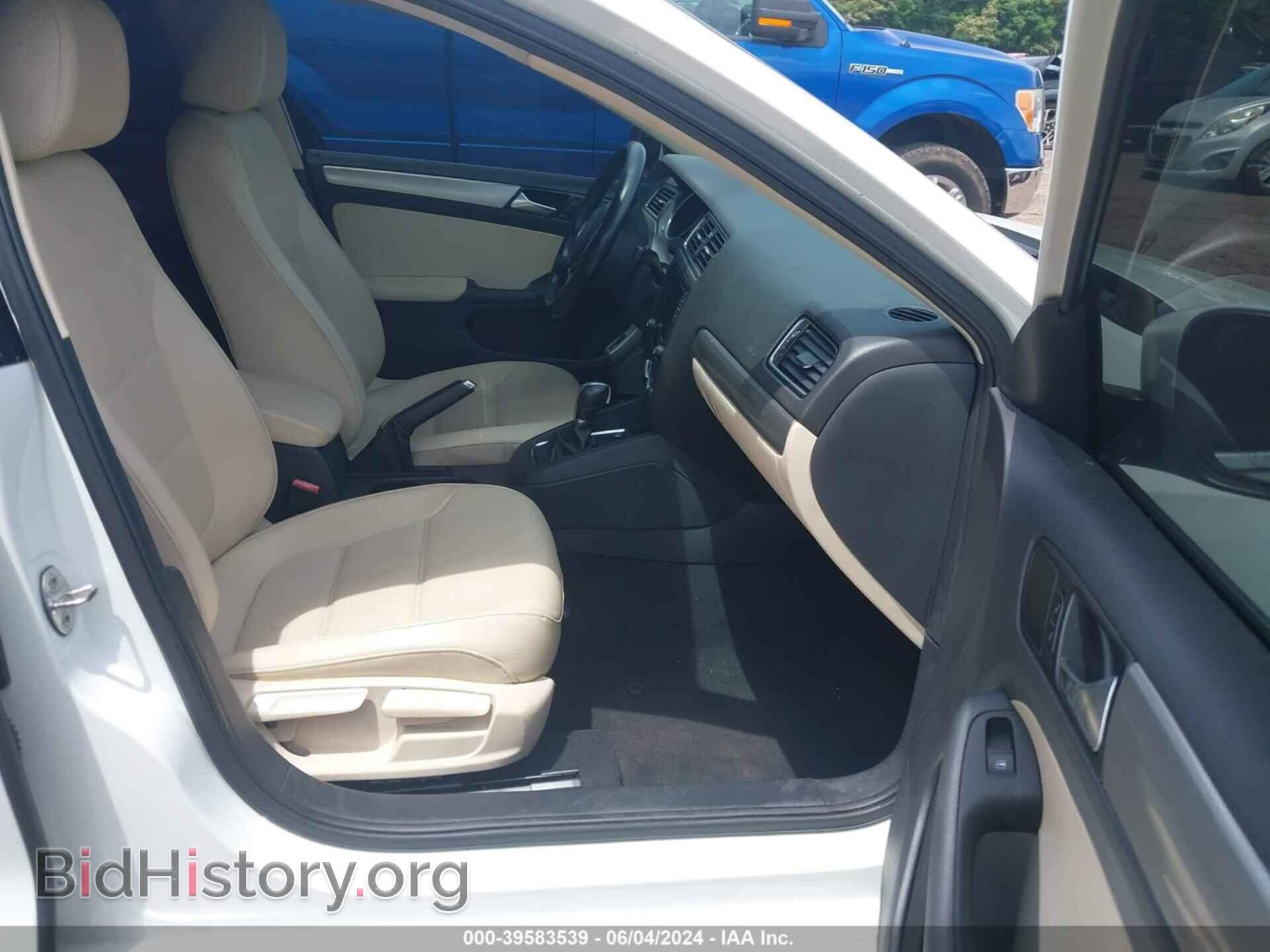 2017 VOLKSWAGEN JETTA - VIN: 3VWDB7AJ2HM242421 - Фото 5