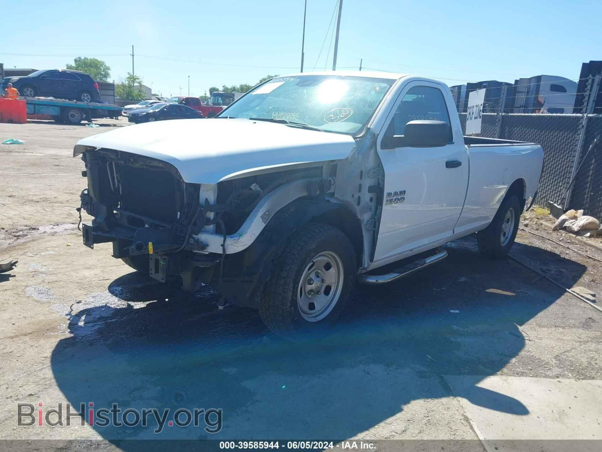 2018 RAM 1500 - VIN: 3C6JR6DGXJG167104 - Фото 2