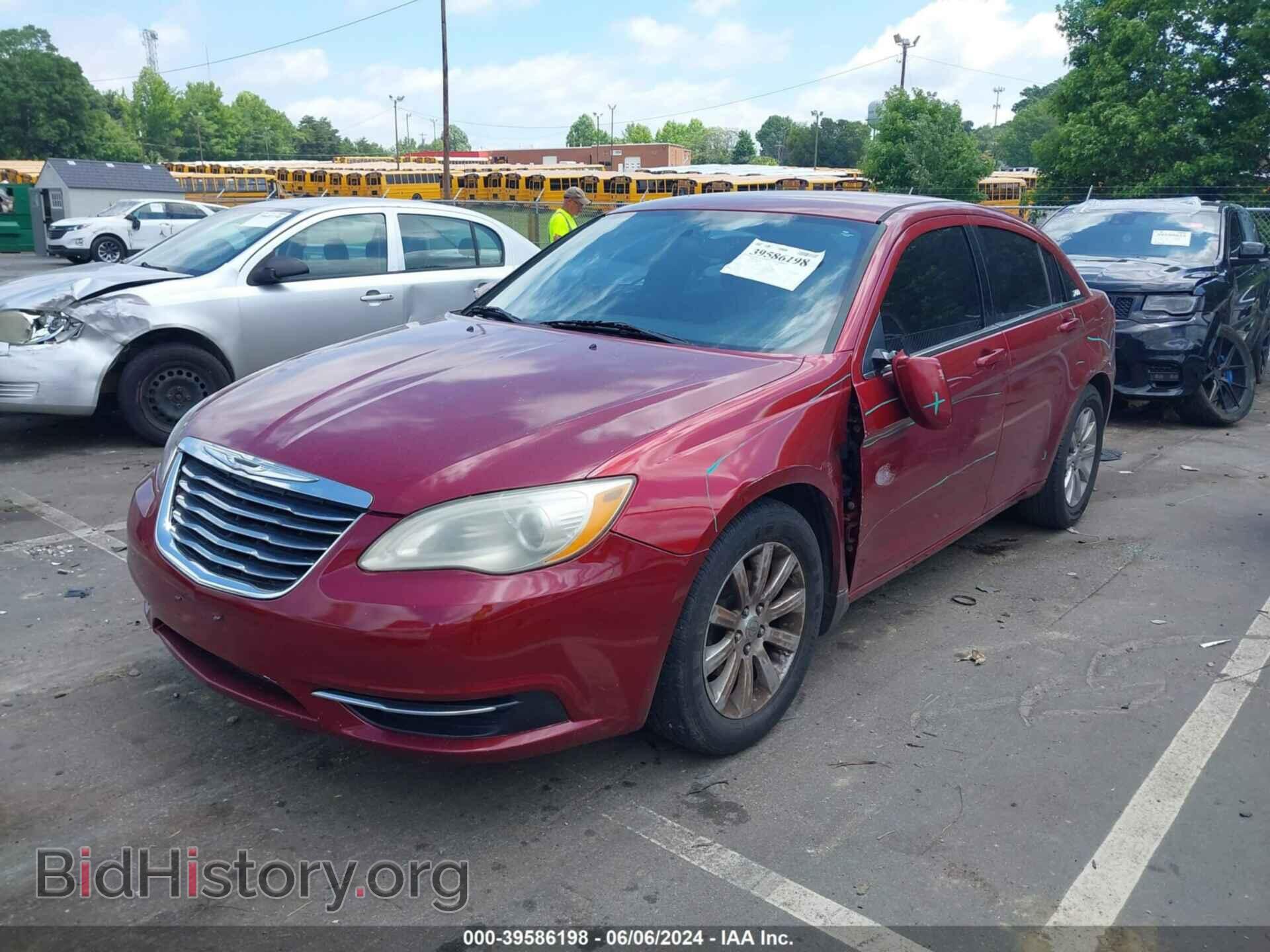2012 CHRYSLER 200 - VIN: 1C3CCBBB1CN144800 - Фото 2