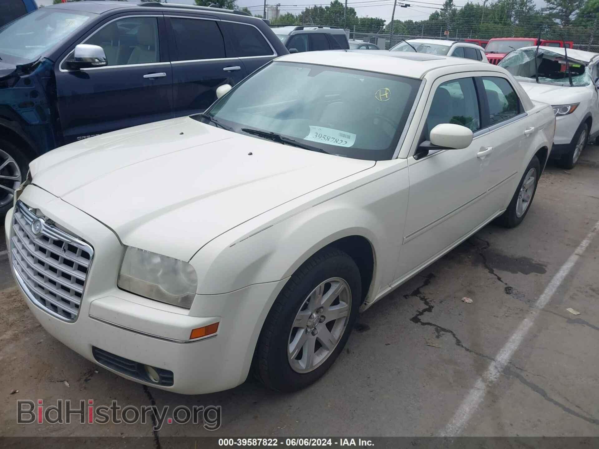 2006 CHRYSLER 300 - VIN: 2C3KA53G06H258006 - Фото 2
