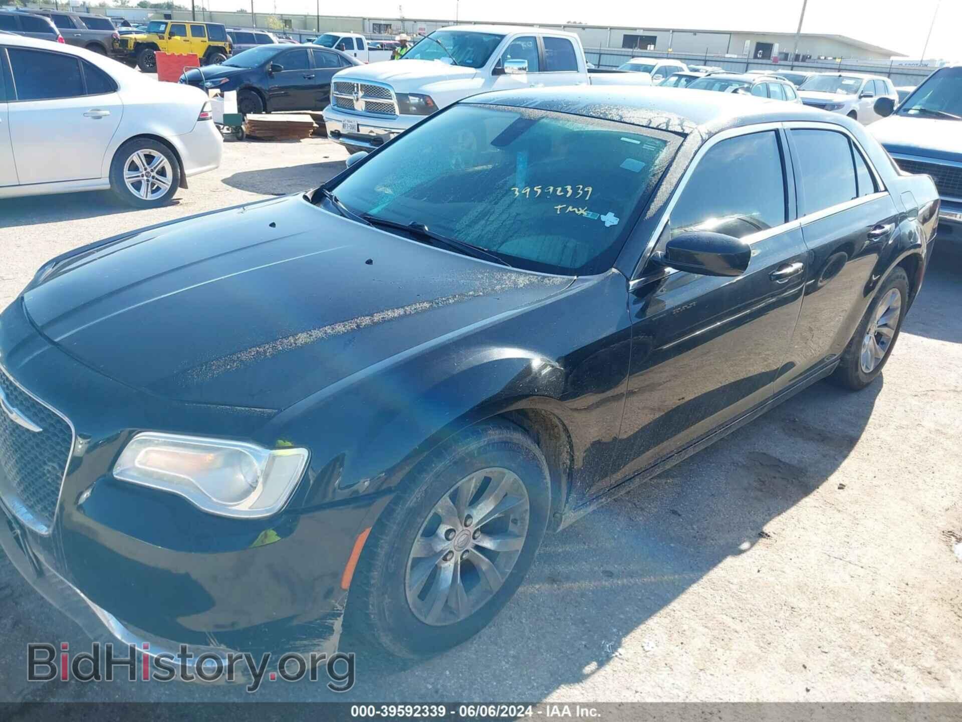2015 CHRYSLER 300 - VIN: 2C3CCAAG5FH867747 - Фото 2