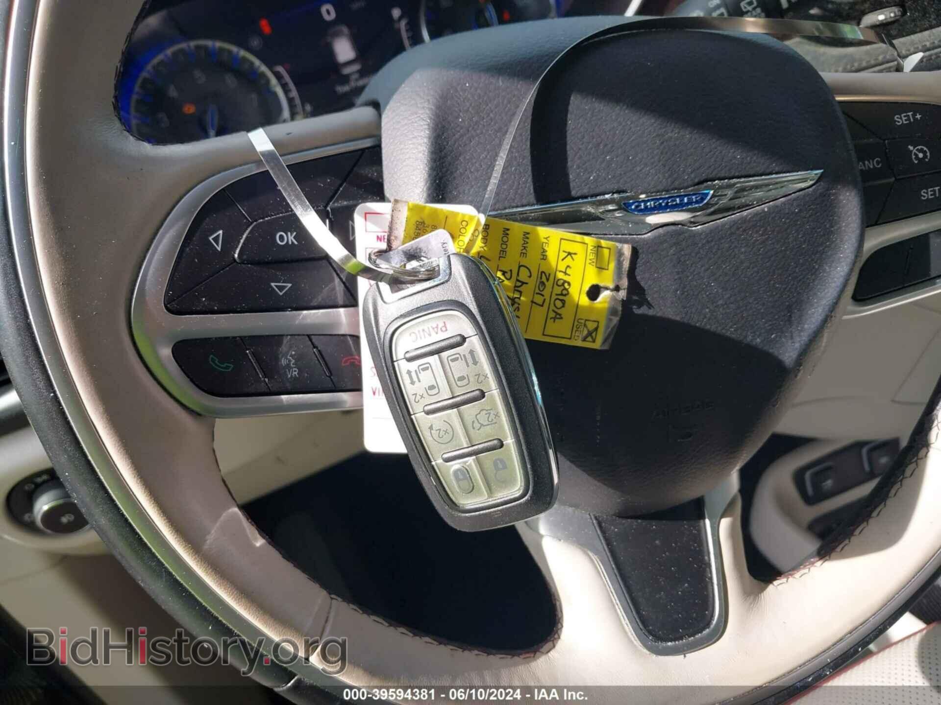 2017 CHRYSLER PACIFICA - VIN: 2C4RC1GG4HR610945 - Фото 11