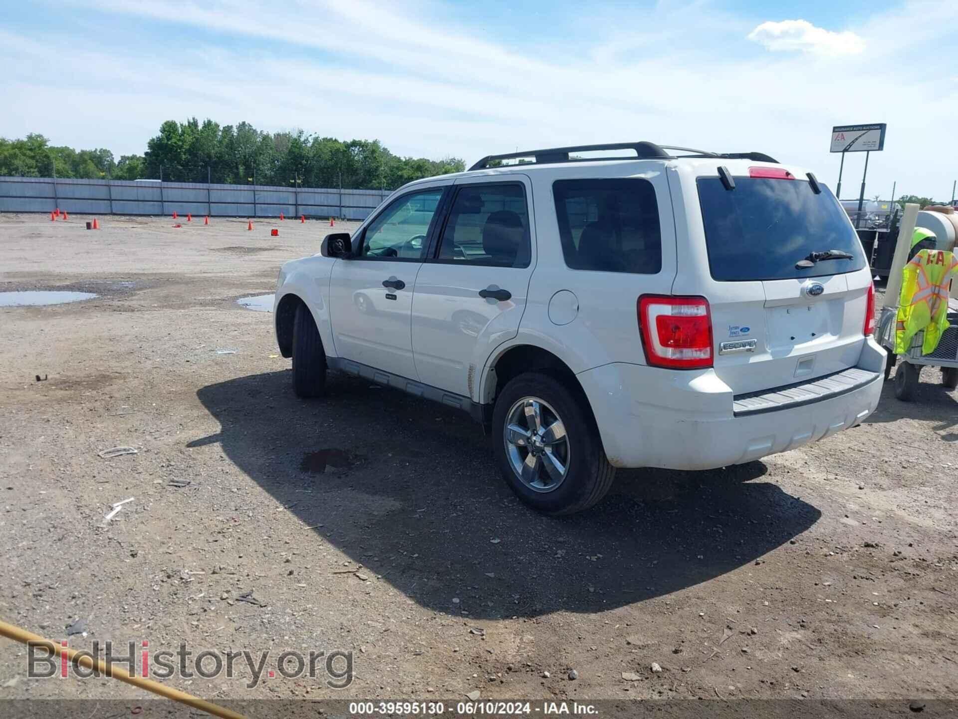 2011 FORD ESCAPE - VIN: 1FMCU0D76BKC08492 - Фото 3