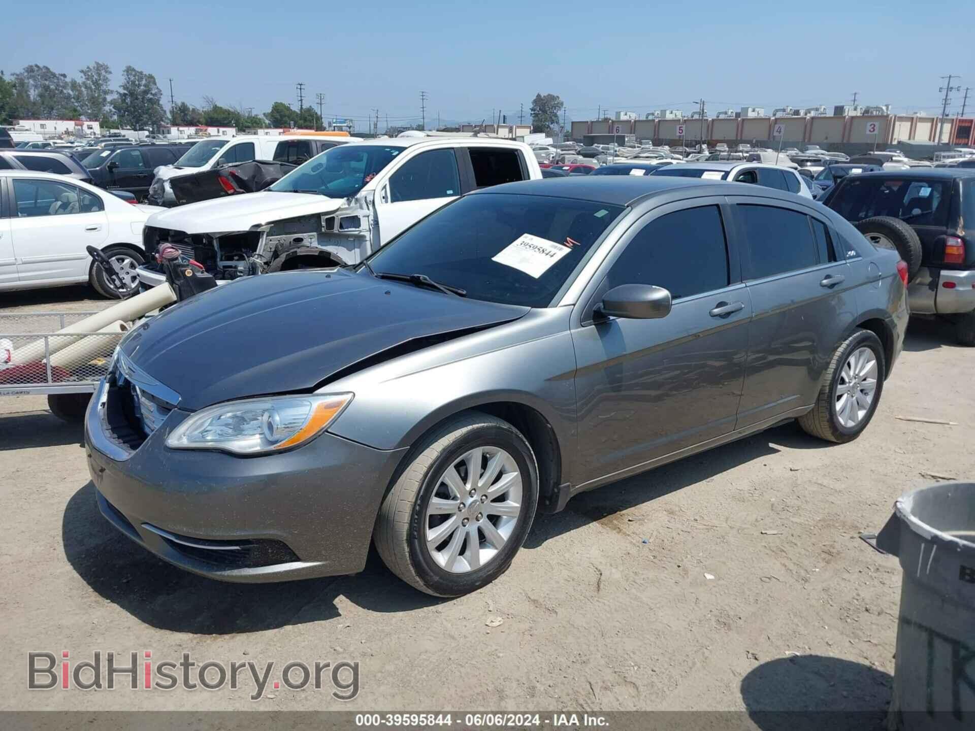 2013 CHRYSLER 200 - VIN: 1C3CCBBB9DN763274 - Фото 2